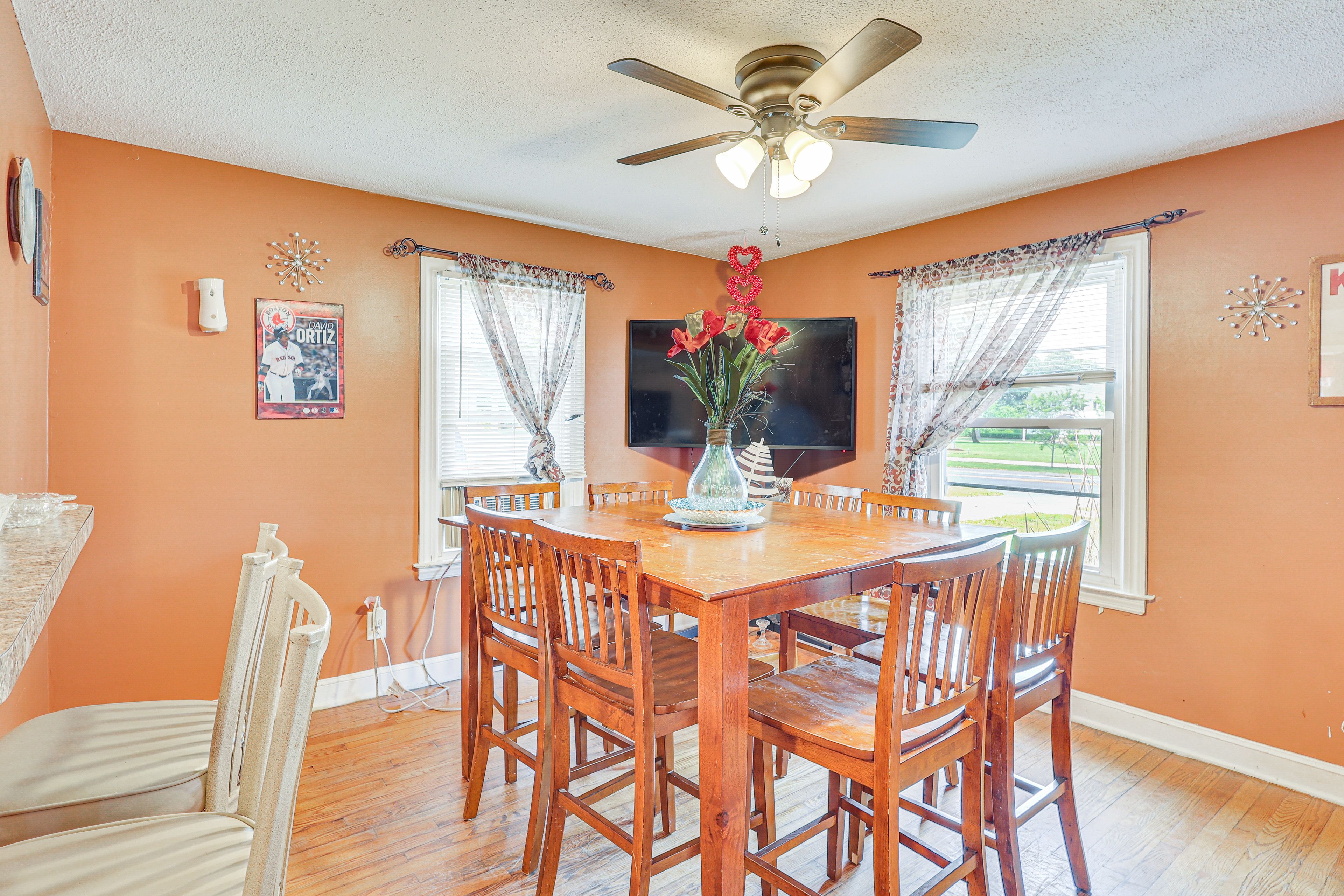 Dining Area | Dishware/Flatware | Smart TV | 1st Floor
