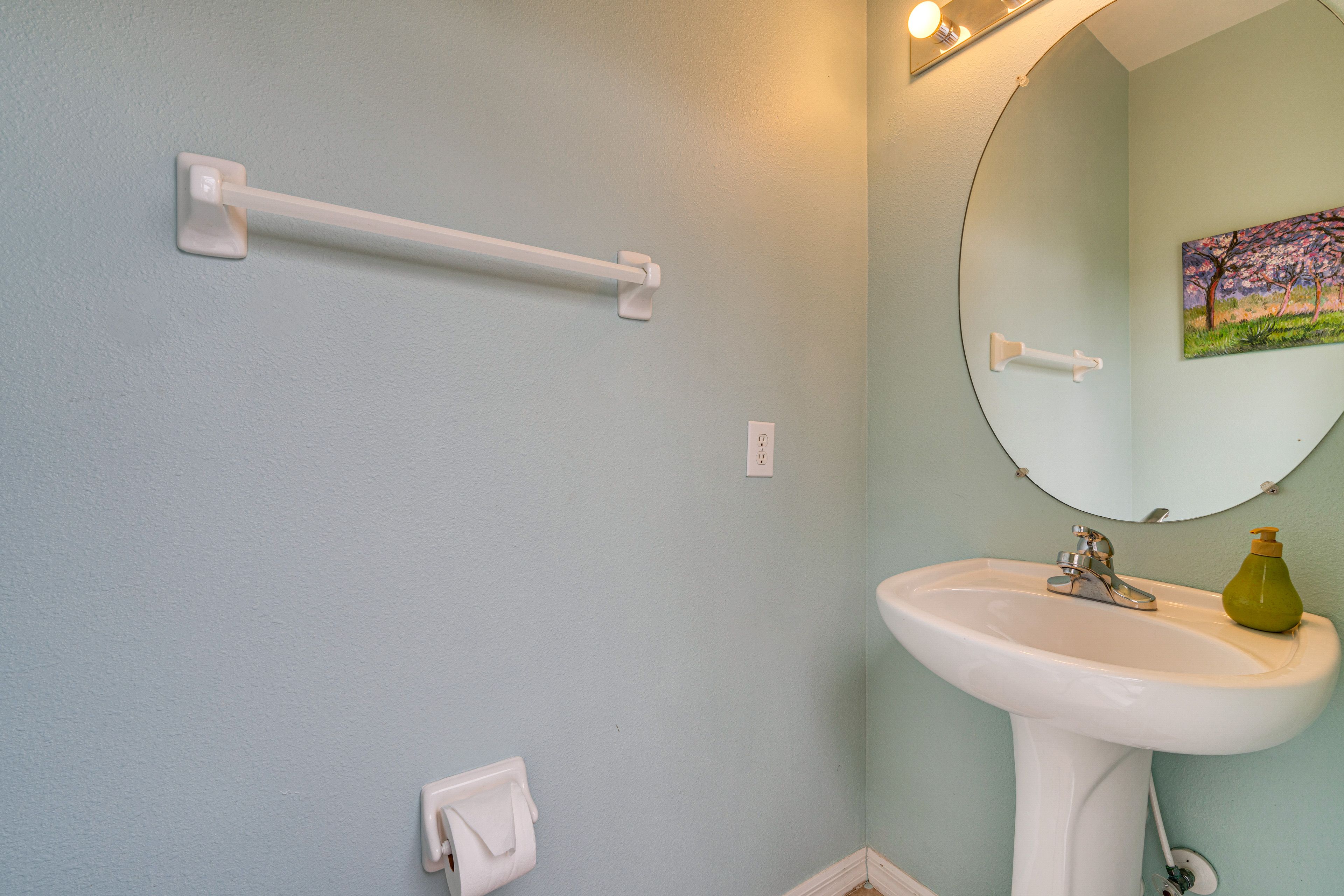 Half Bathroom | 1st Floor