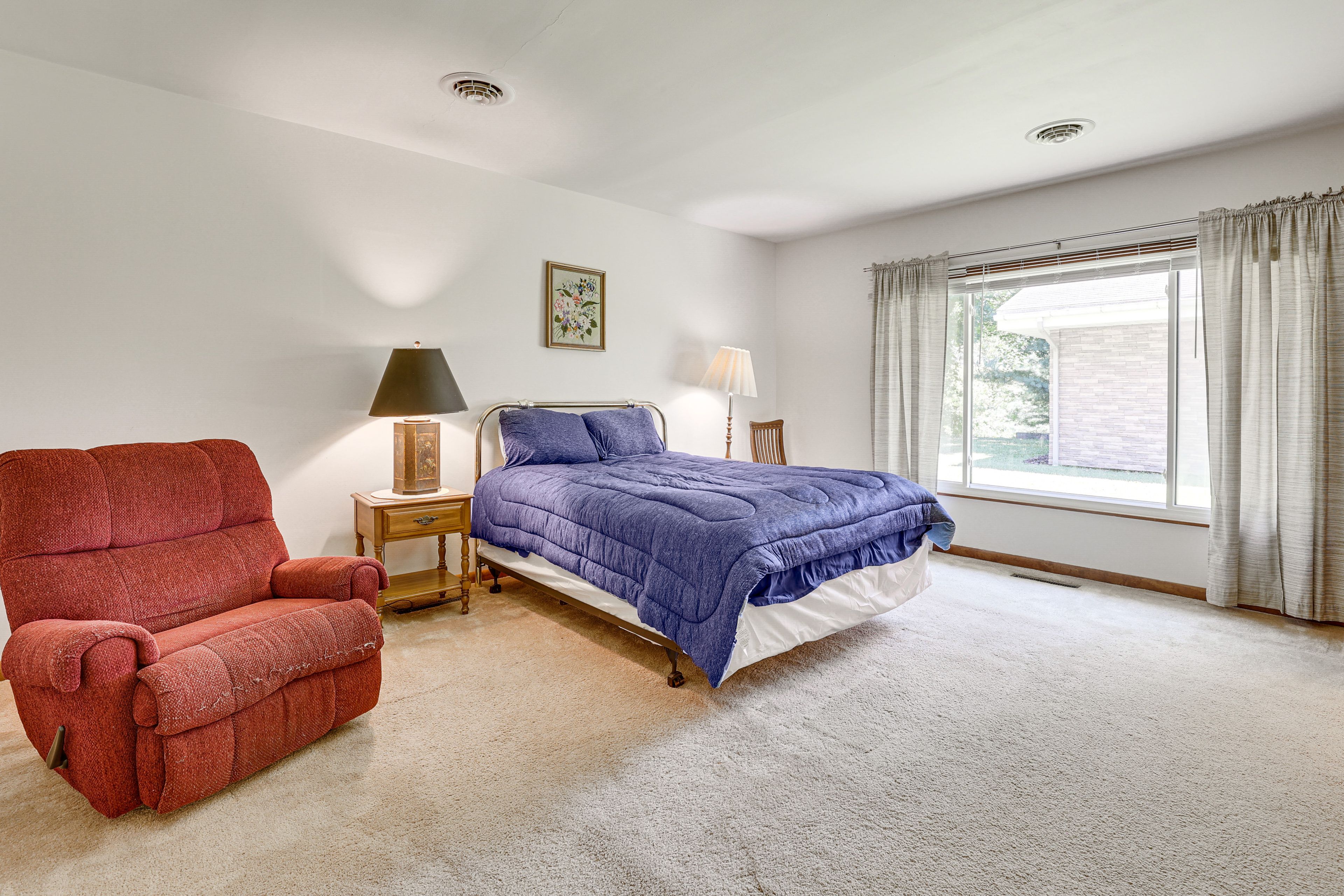Bedroom 1 | Queen Bed