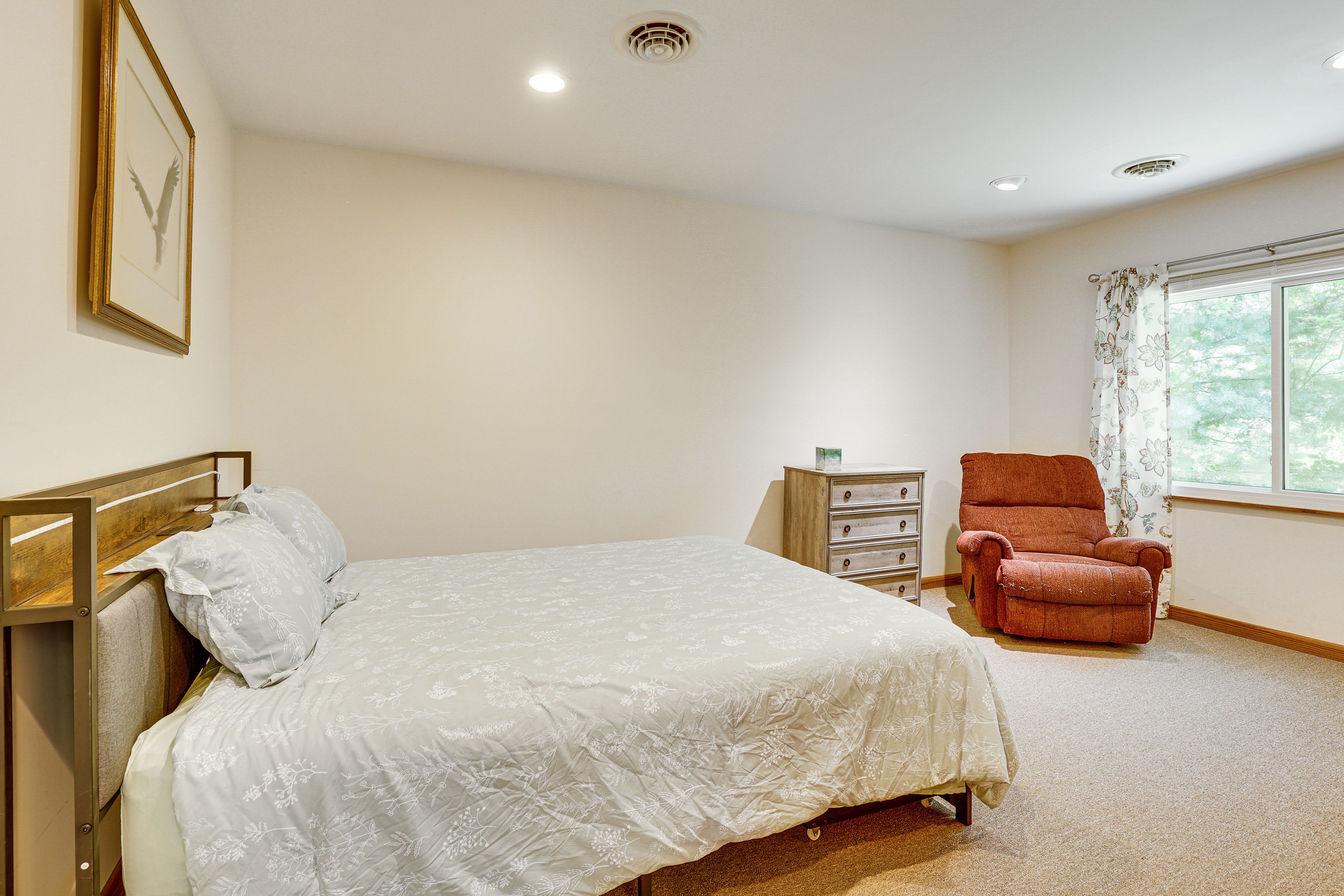 Bedroom 2 | Queen Bed
