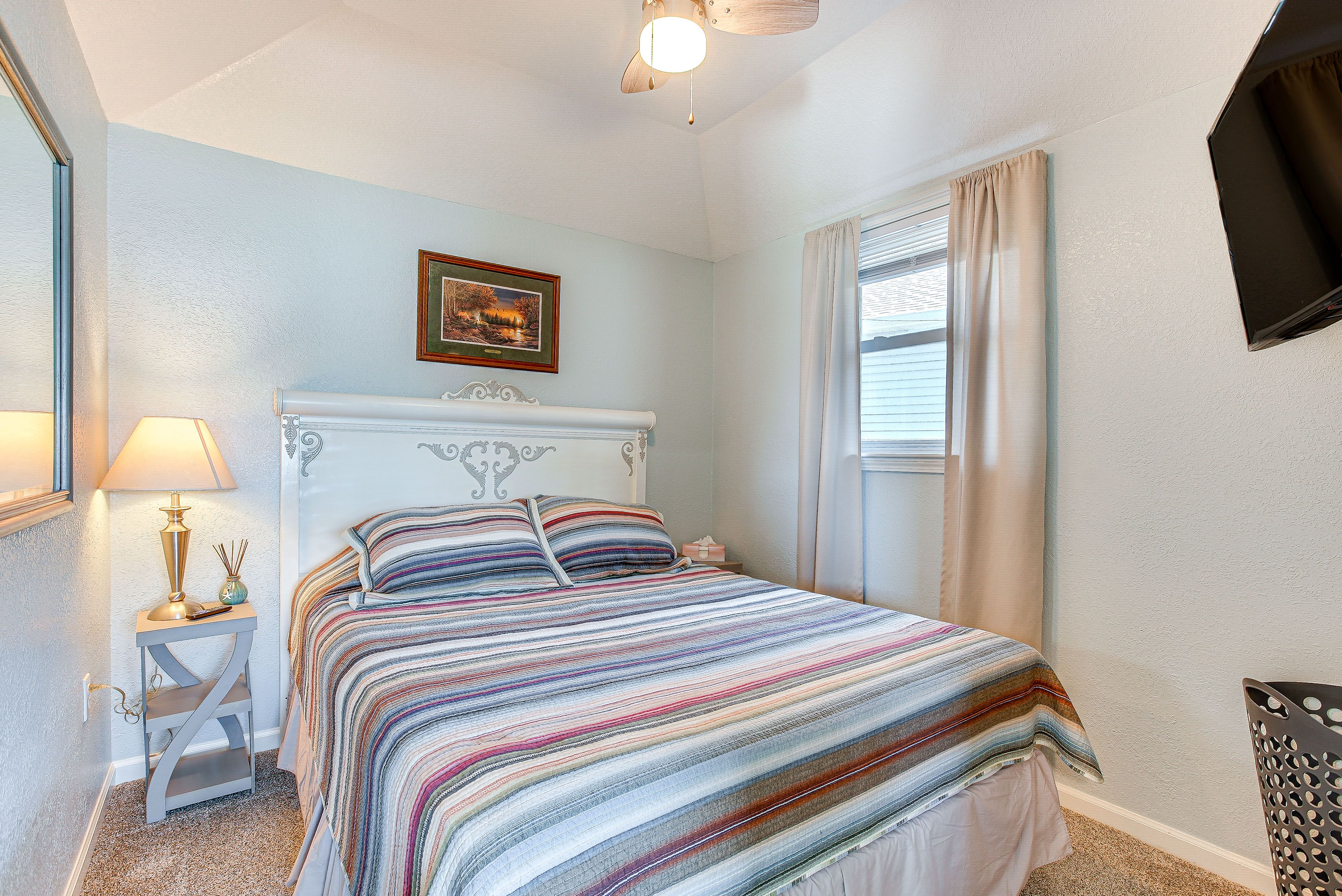 Bedroom 2 | Queen Bed