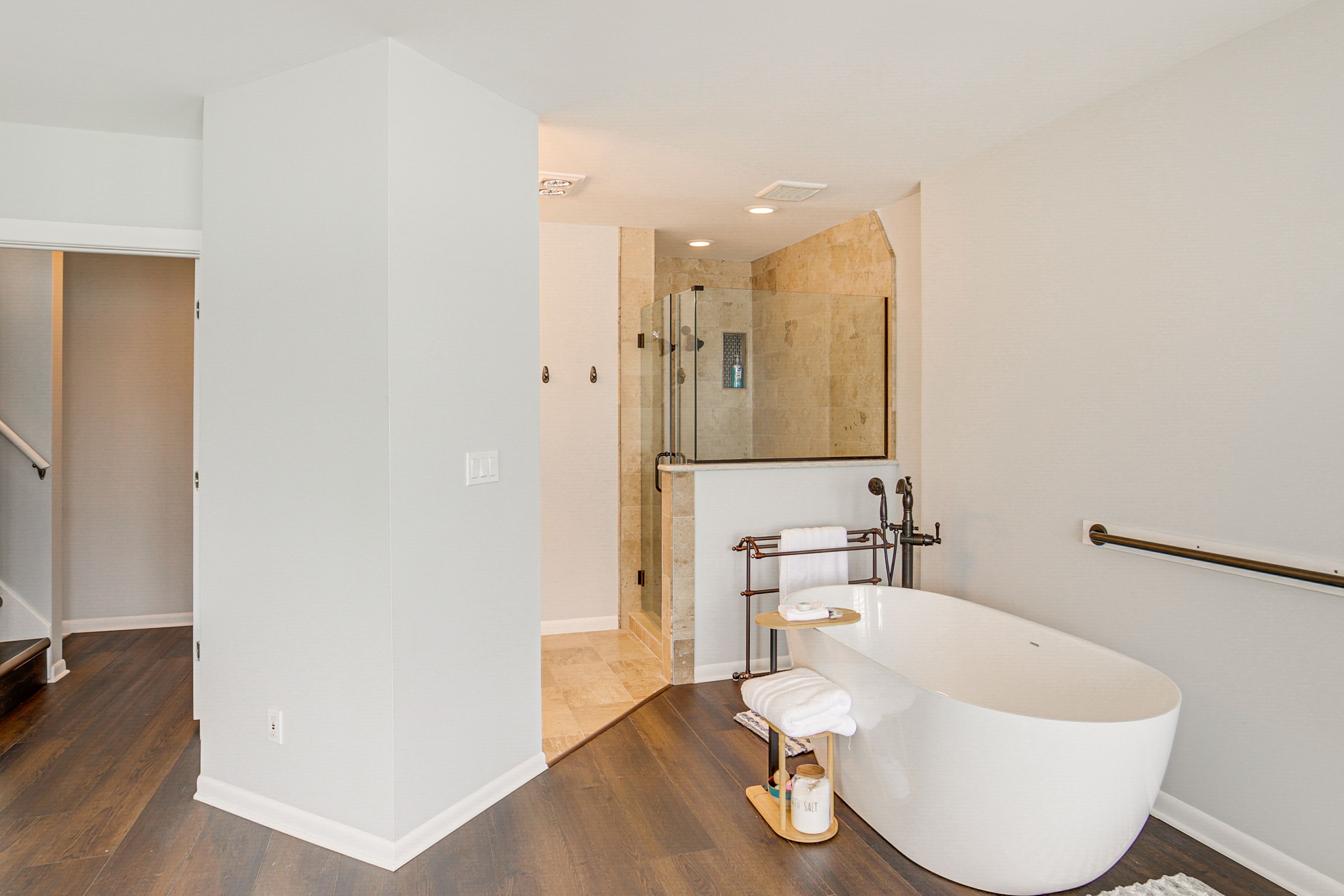 Full Bathroom | 2nd Floor