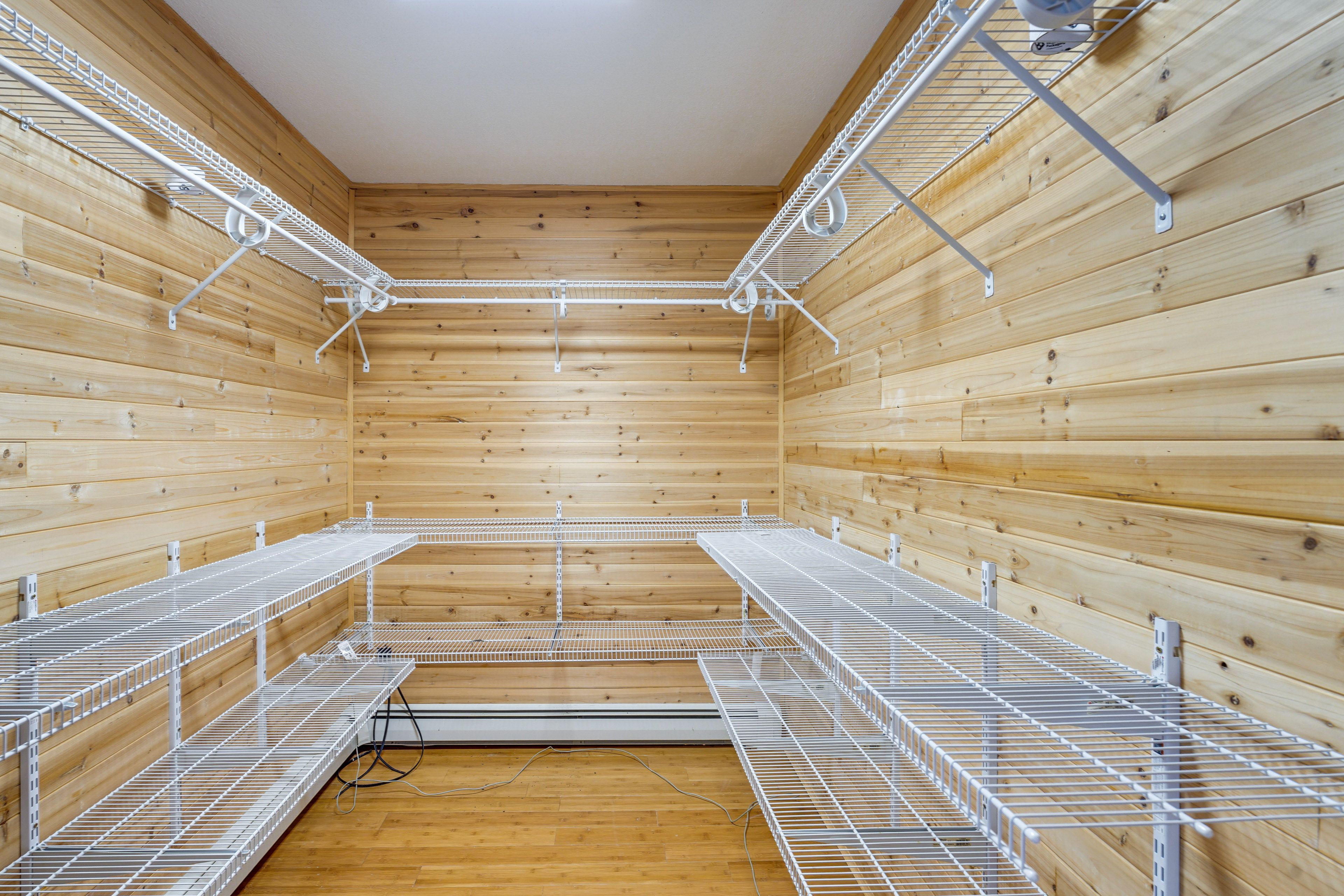 Walk-In Closet | Upper Level