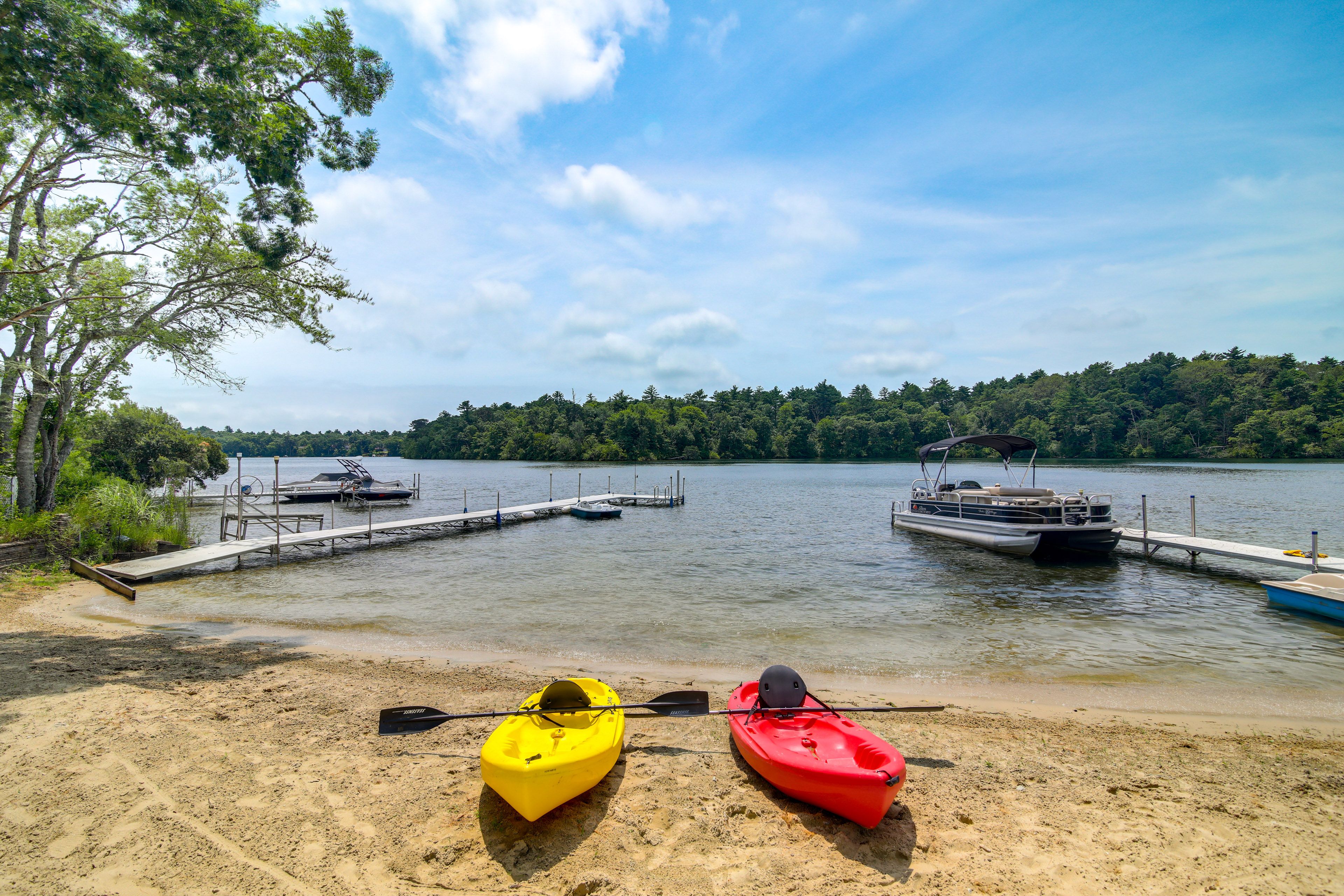 Private Beach | Seasonal Dock | Kayaks Provided | Self Check-In