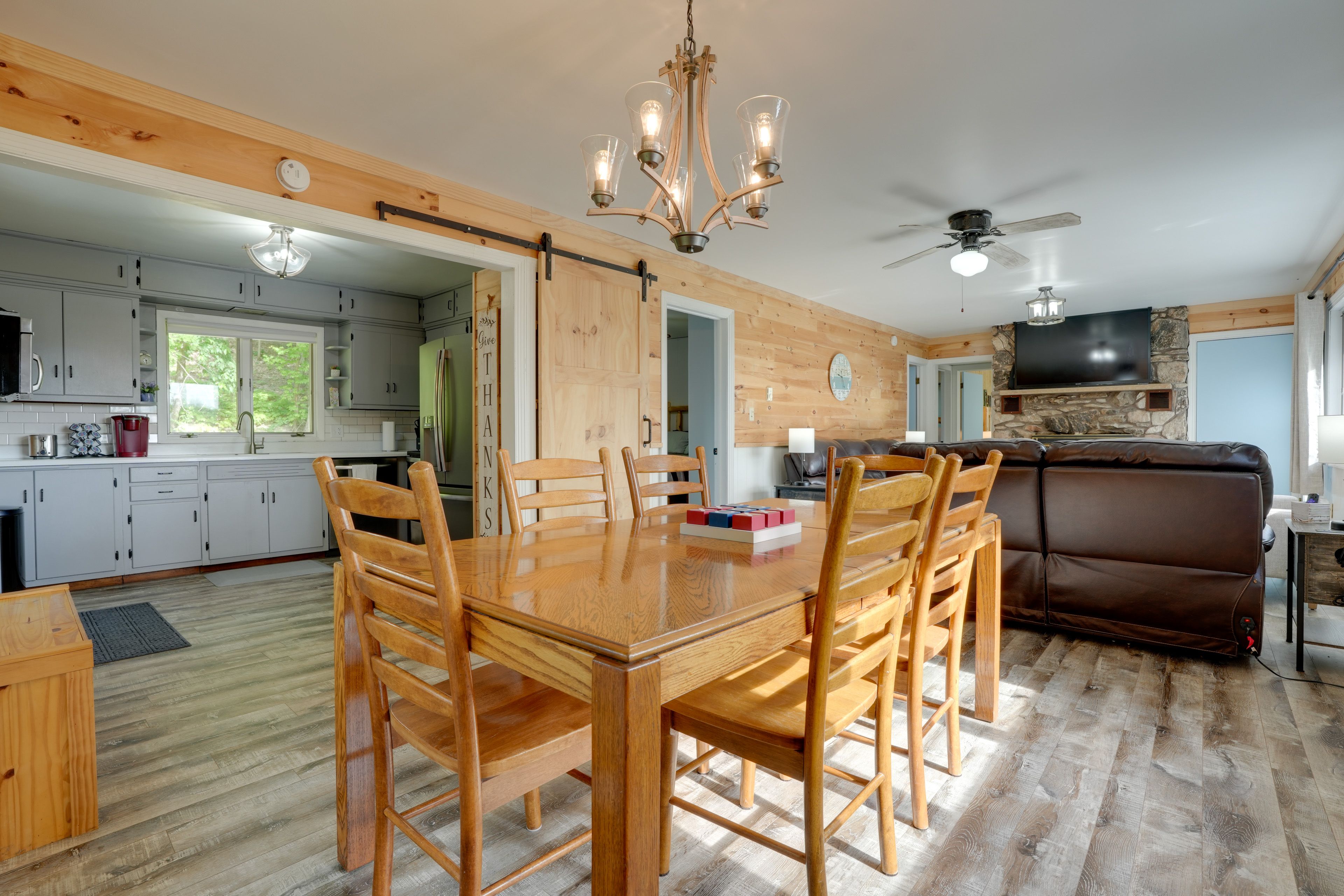 Living Space | Free WiFi | Central A/C & Heating