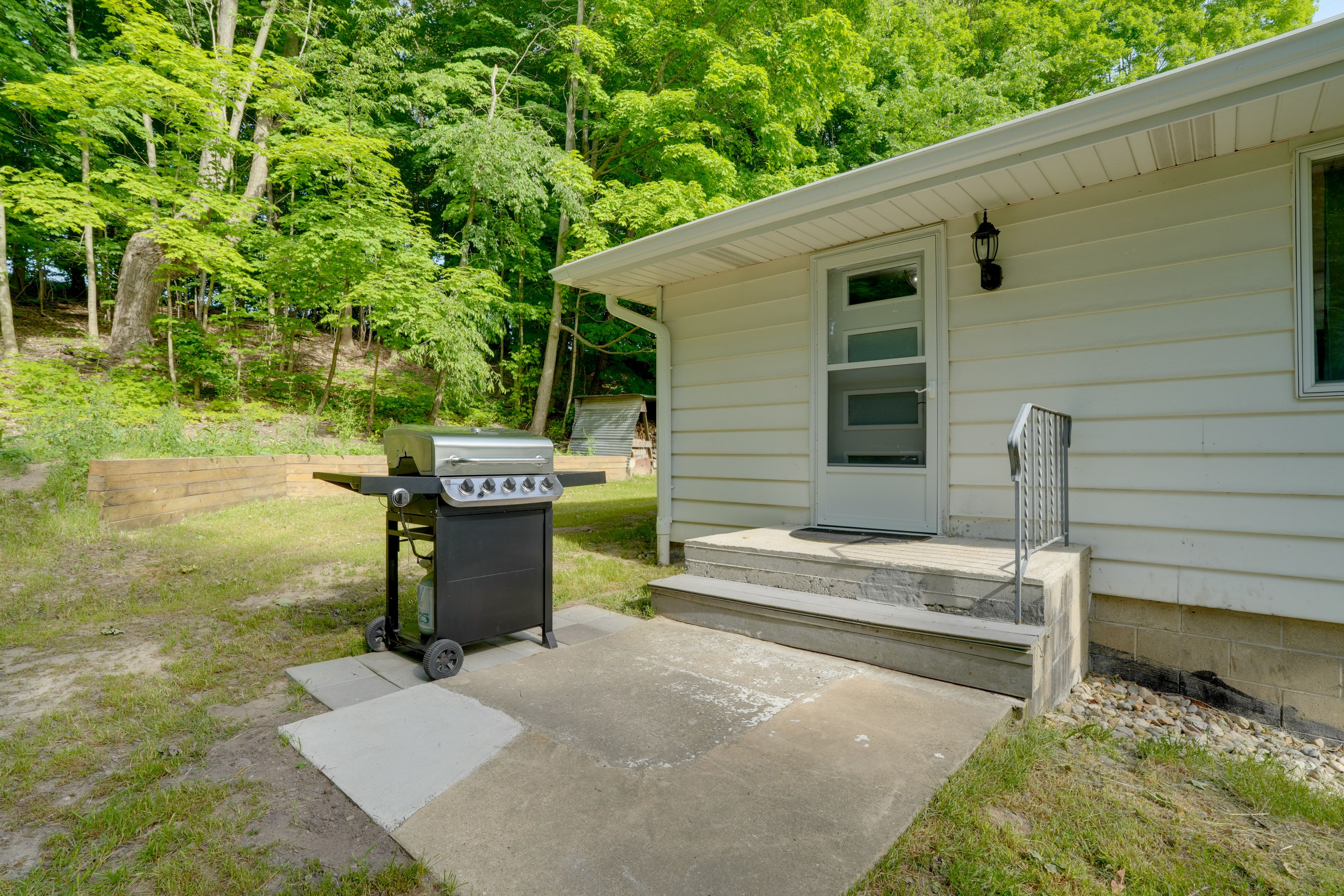 Patio Area | Gas Grill