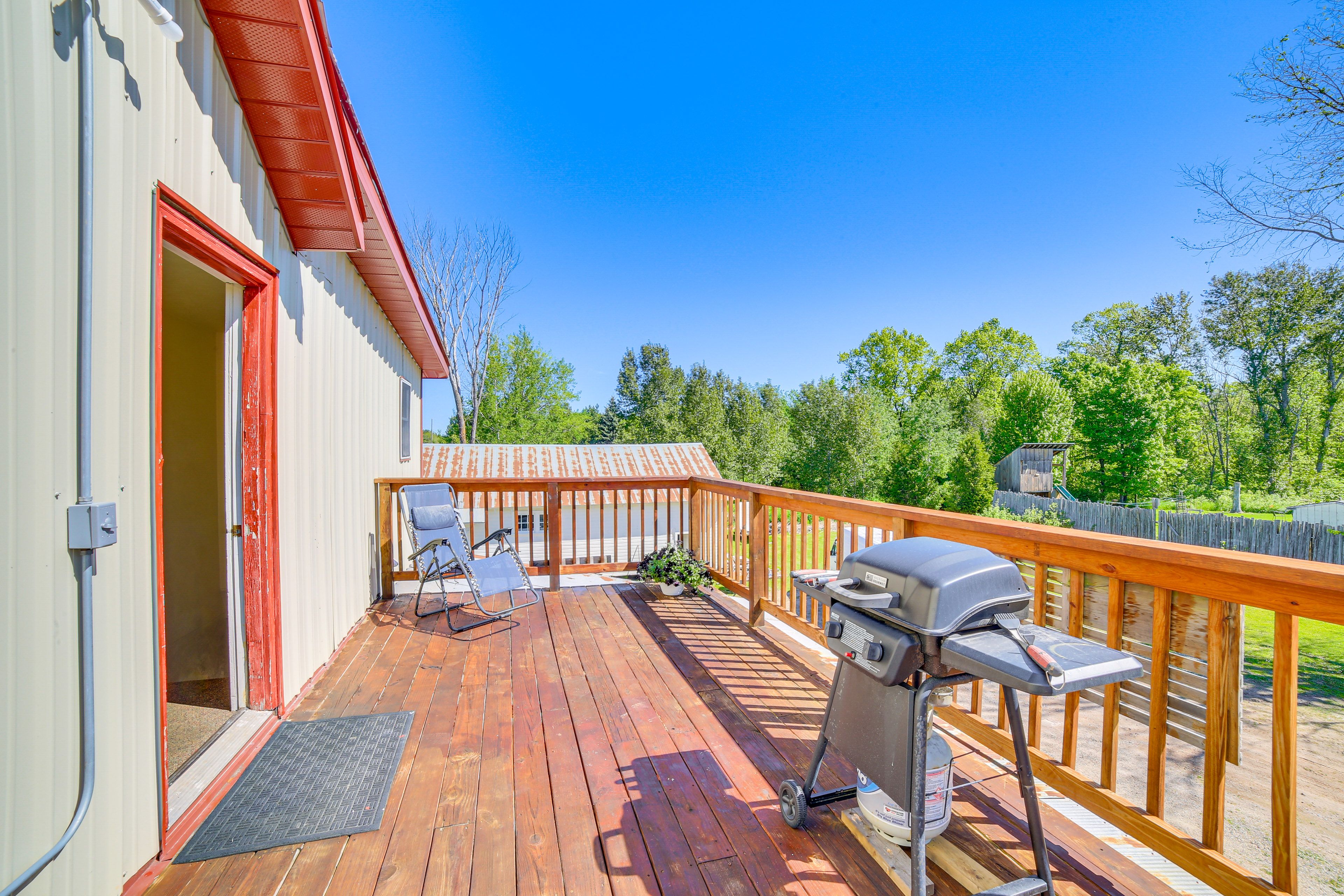 Eben Junction Vacation Rental | 2BR | 1BA | 960 Sq Ft | 17 Steps for Entry