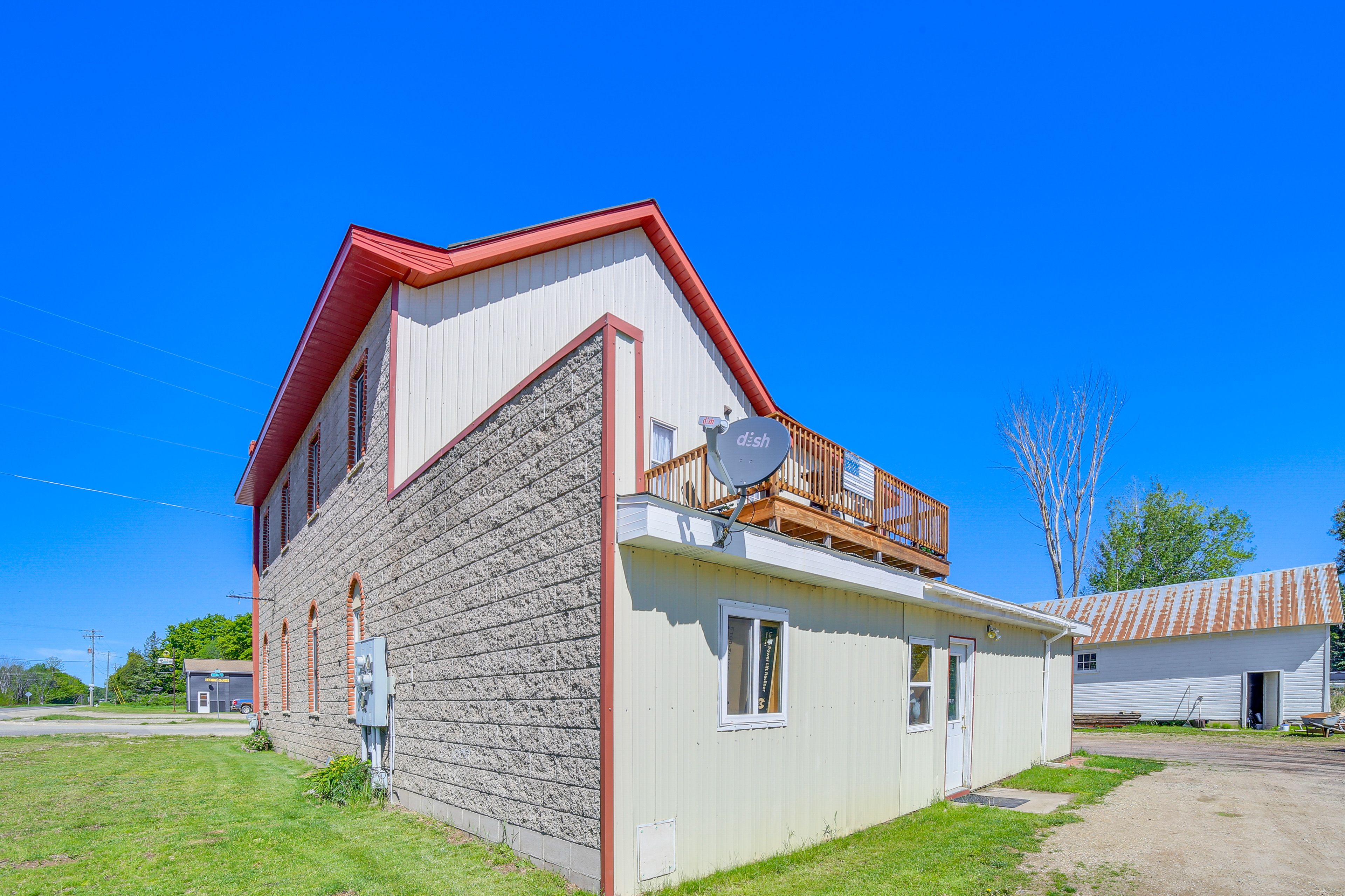 Parking | Driveway (4 Vehicles) | RV/Trailer Parking Allowed On-Site