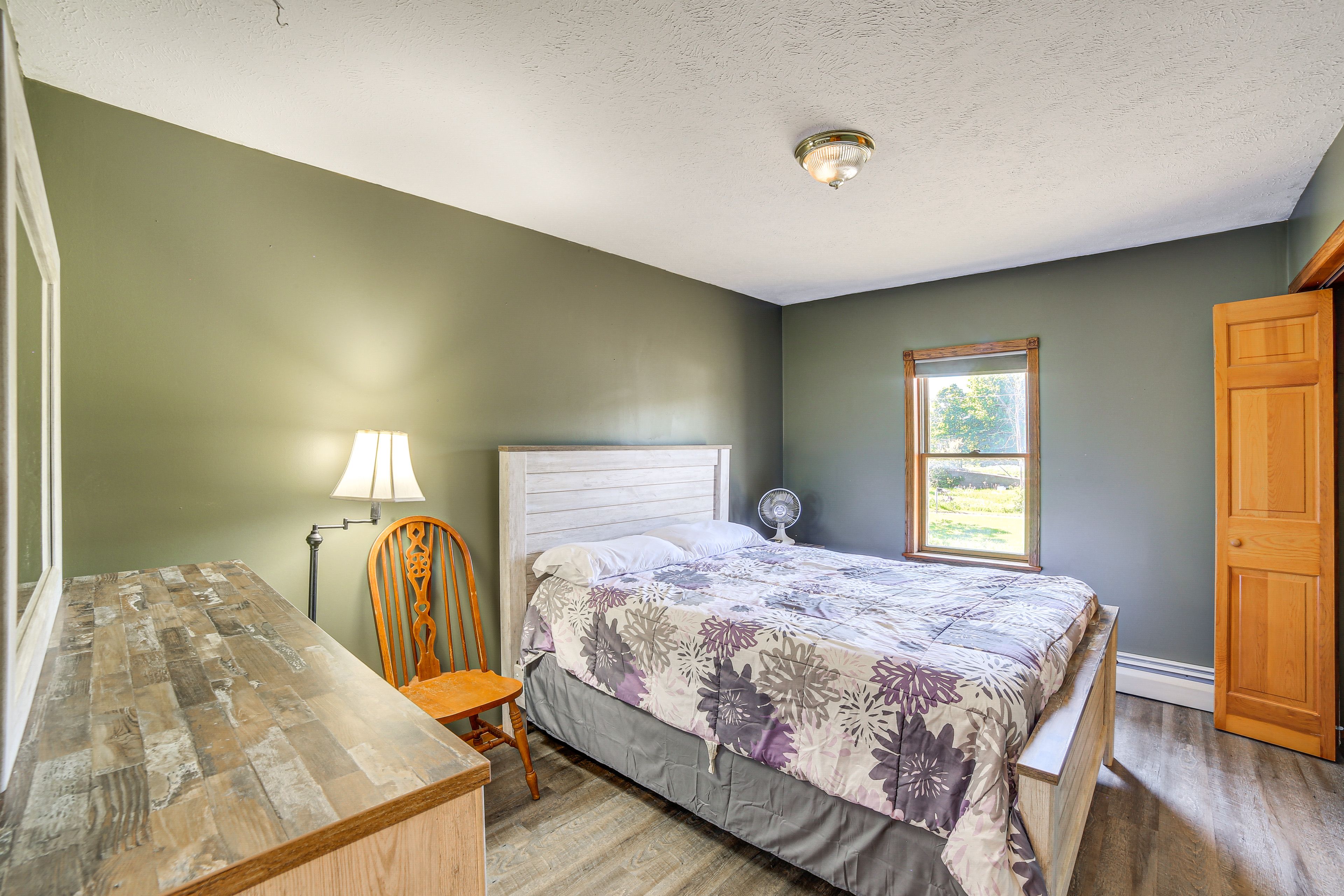 Bedroom 1 | Queen Bed | Linens Provided