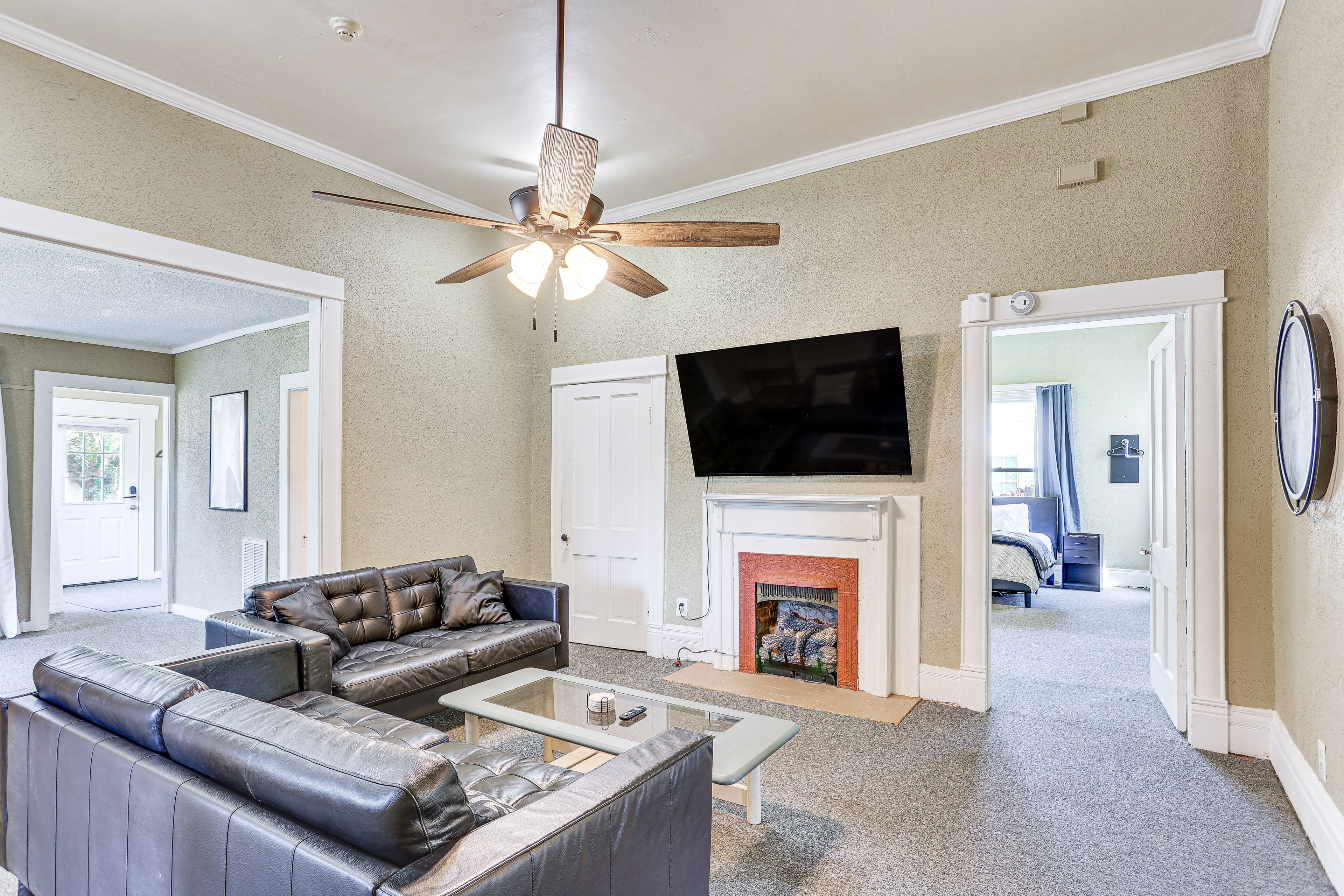 Living Room | Smart TVs | Free WiFi