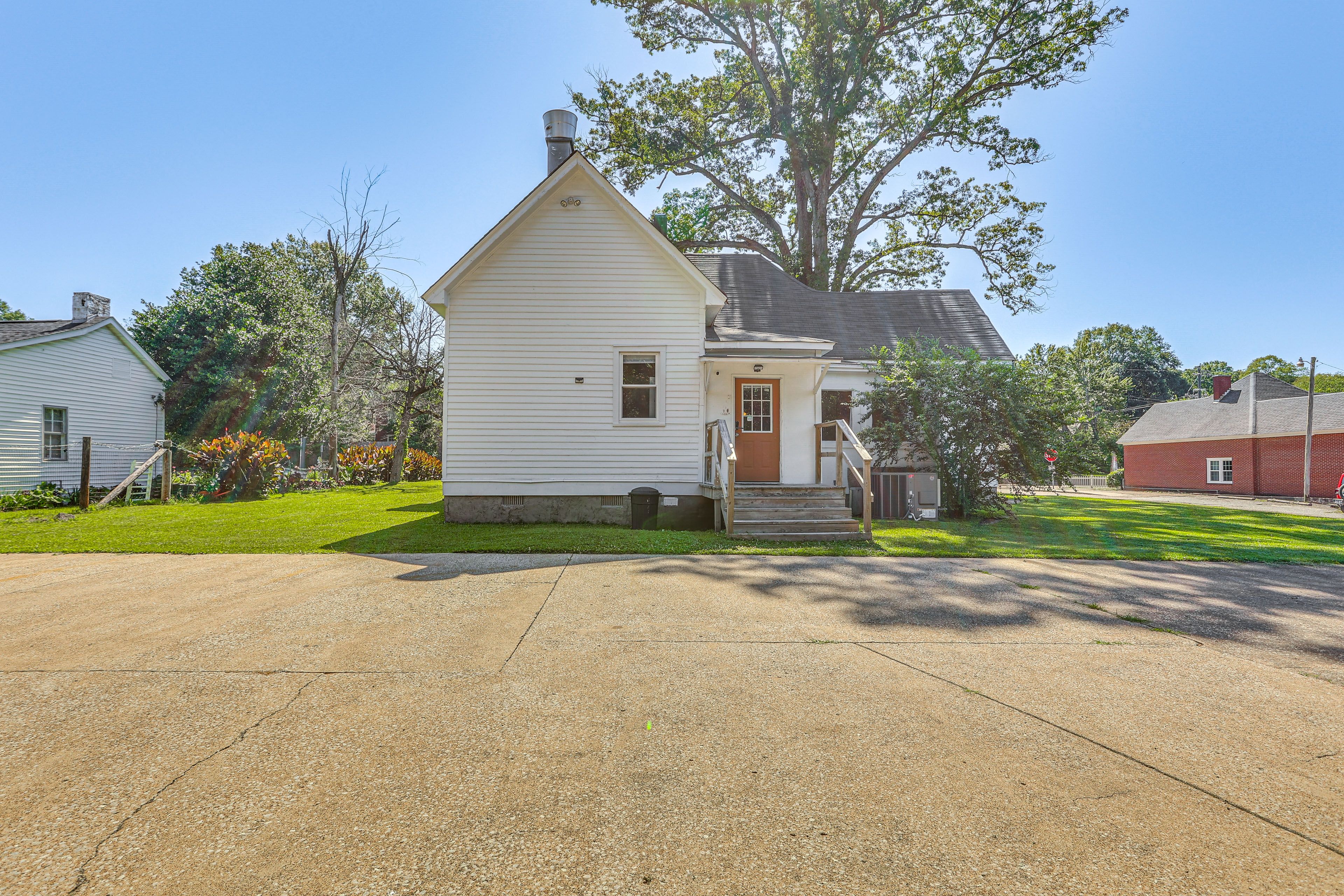 Back Exterior | Parking | Driveway (10 Vehicles) | Trailer Parking On-Site