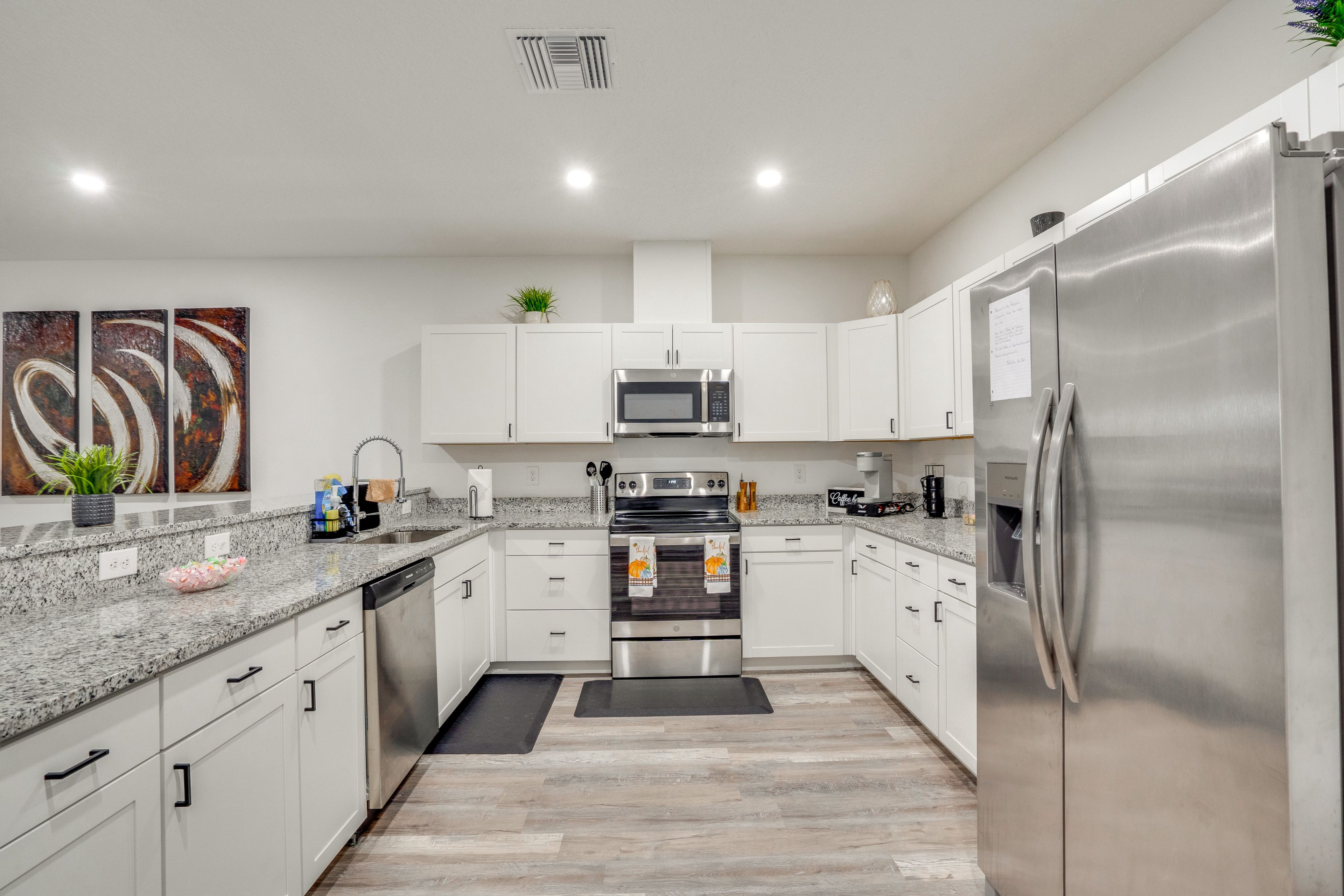 Kitchen | Keurig Coffee Maker | Toaster | Cooking Basics