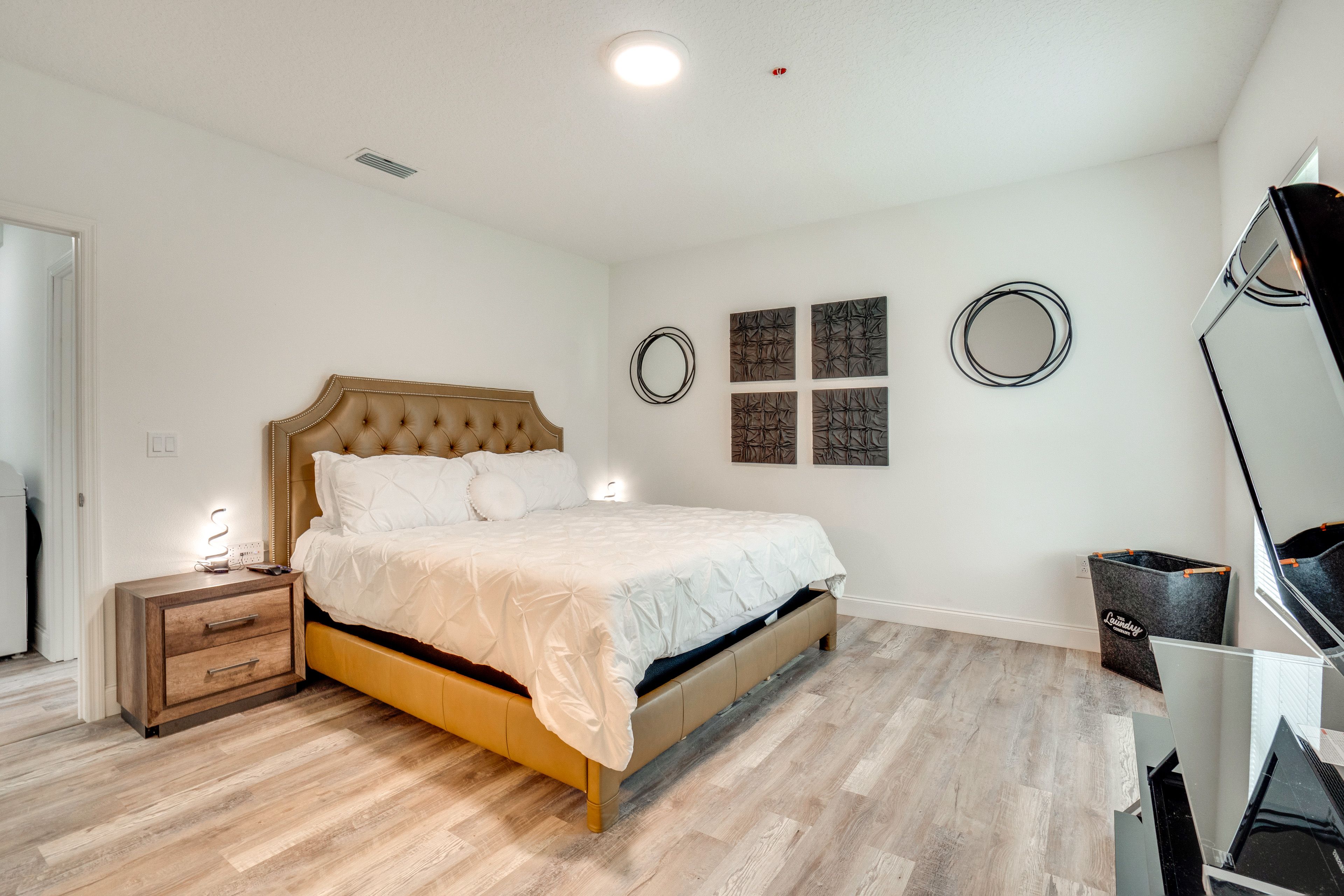 Bedroom 1 | King Bed | Smart TV | Linens Provided