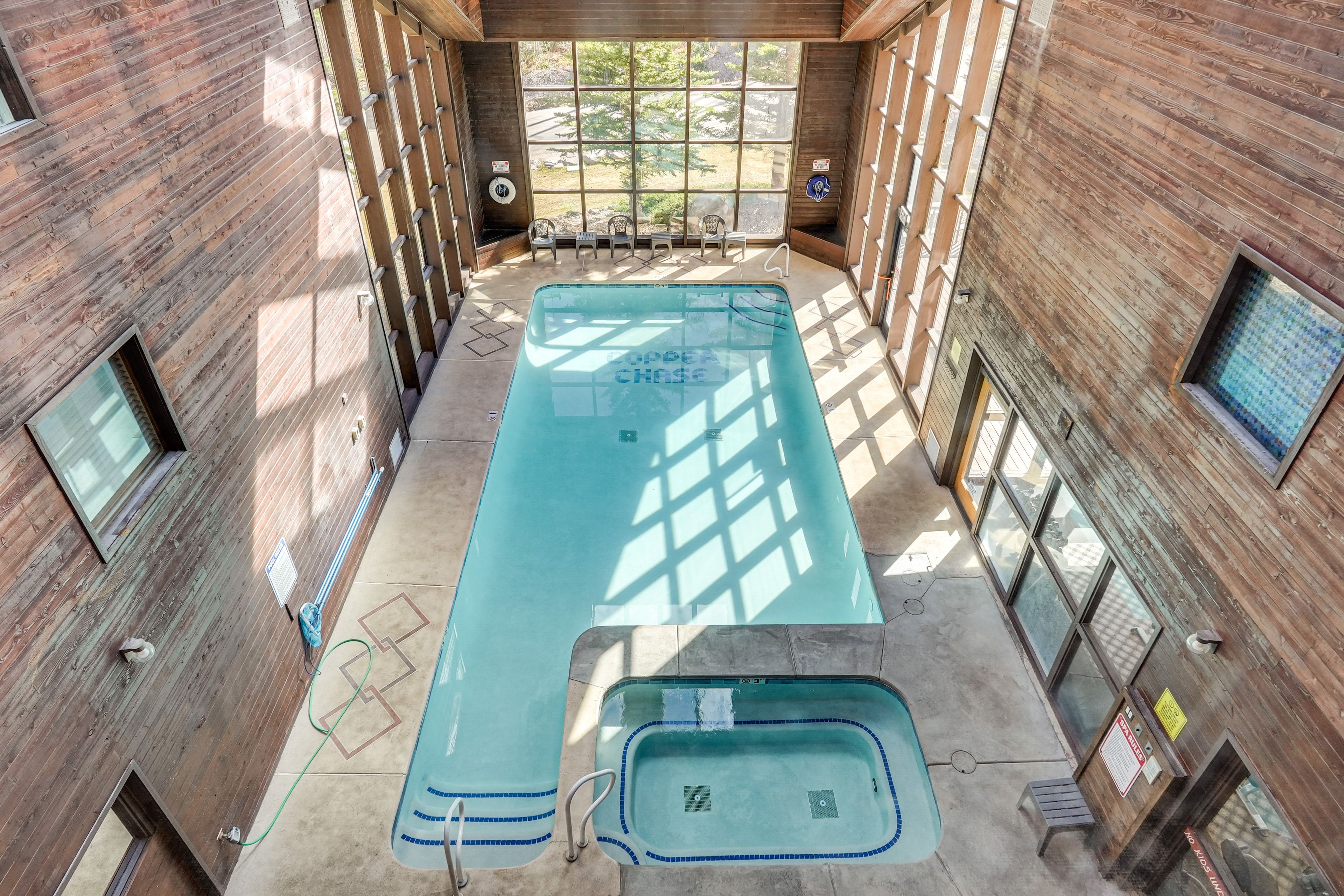 Community Amenities | Pool & Hot Tub