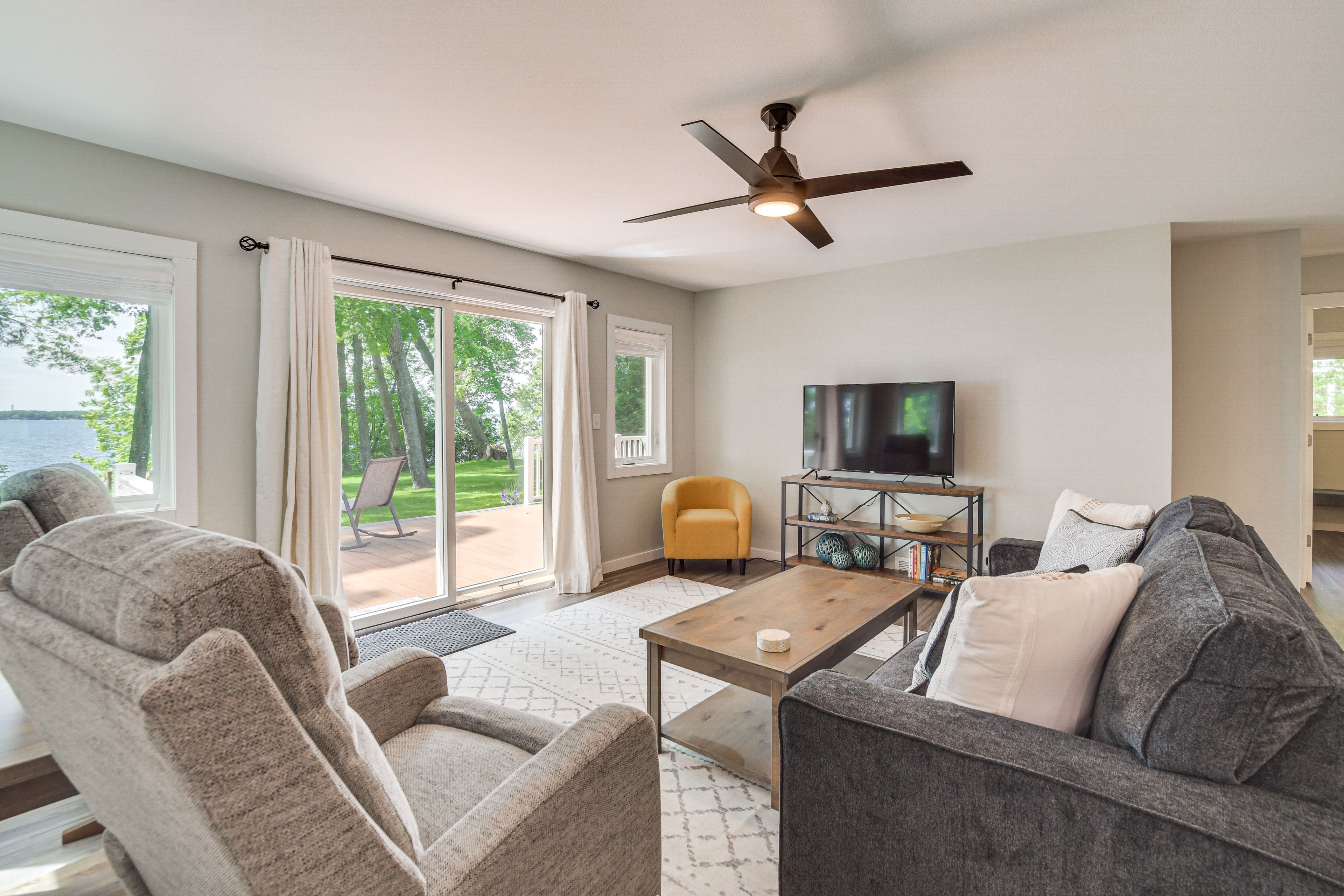 Family Room | 2-Story Home | Smart TV | Central A/C & Heating | Free WiFi
