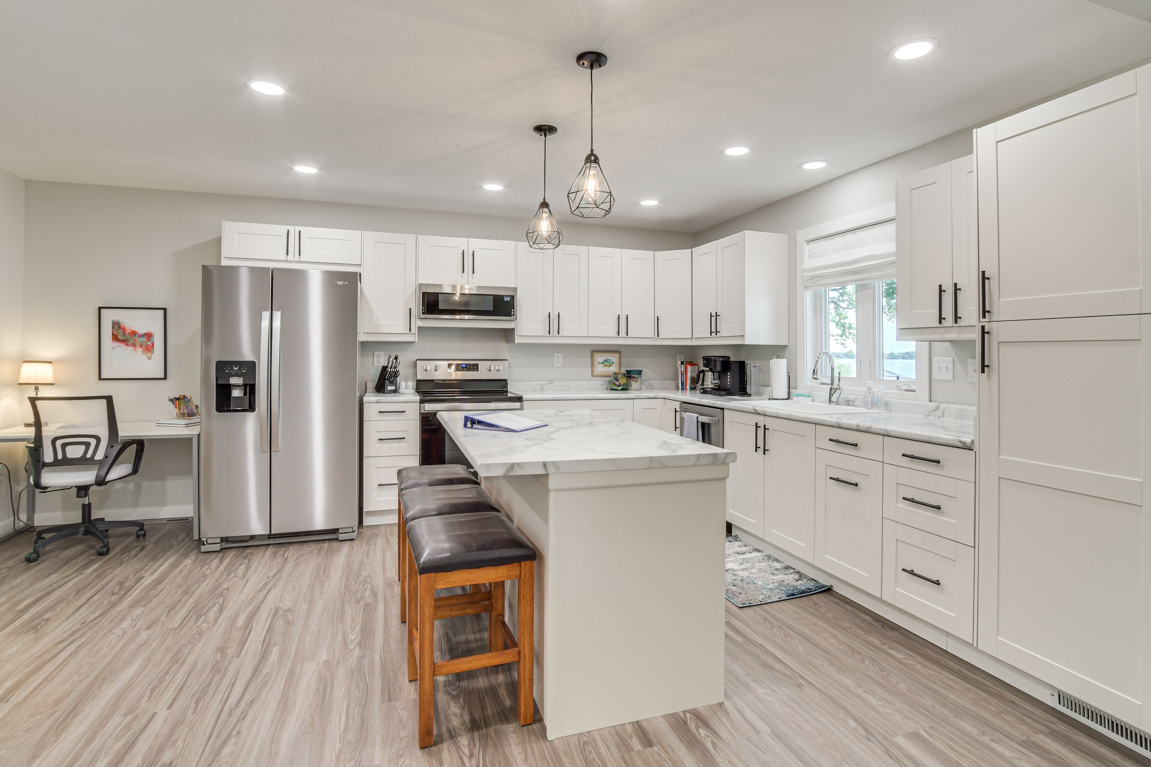 Kitchen | Main Level | Keurig & Drip Coffee Makers | Dishwasher