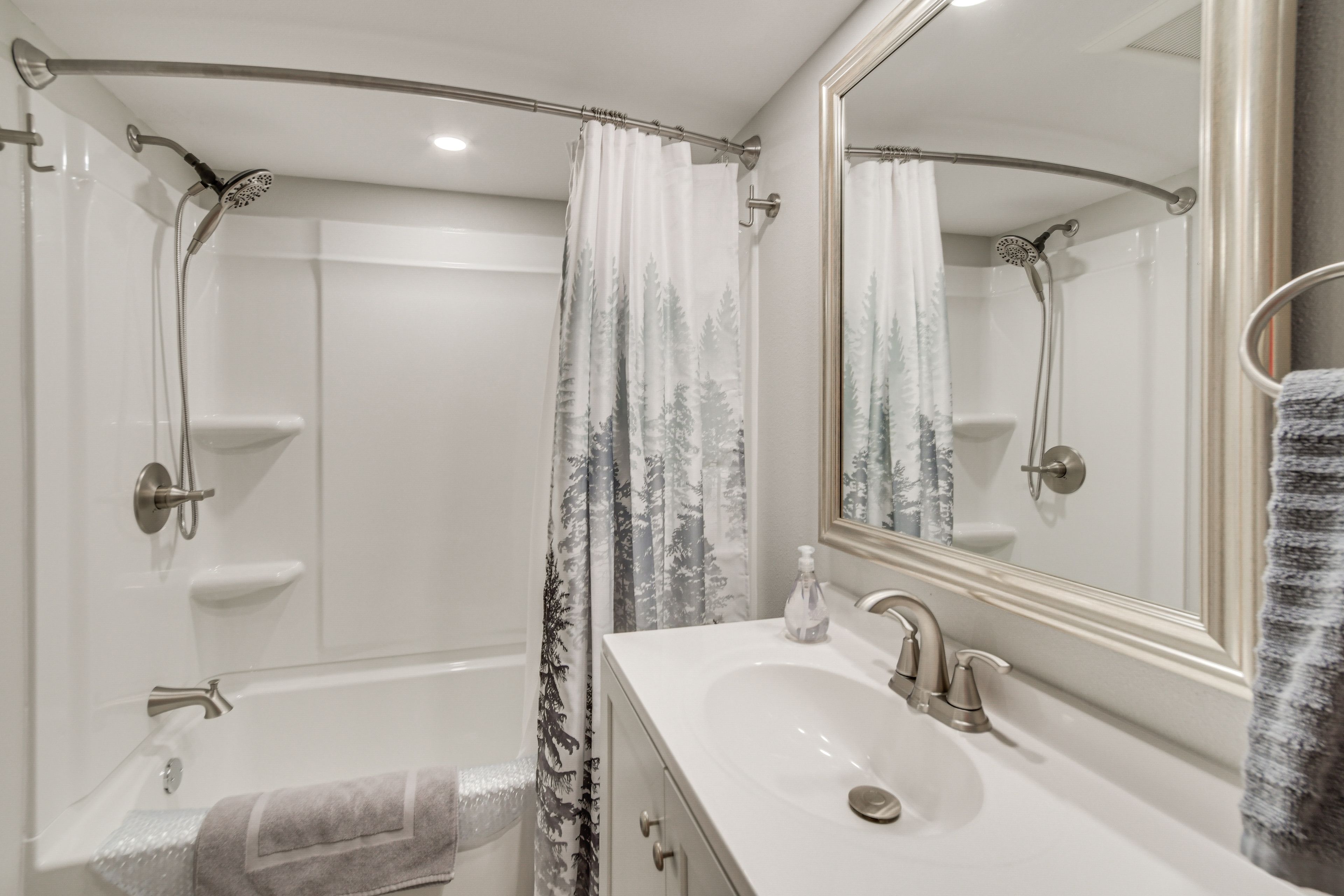 Full Bathroom | Lower Level