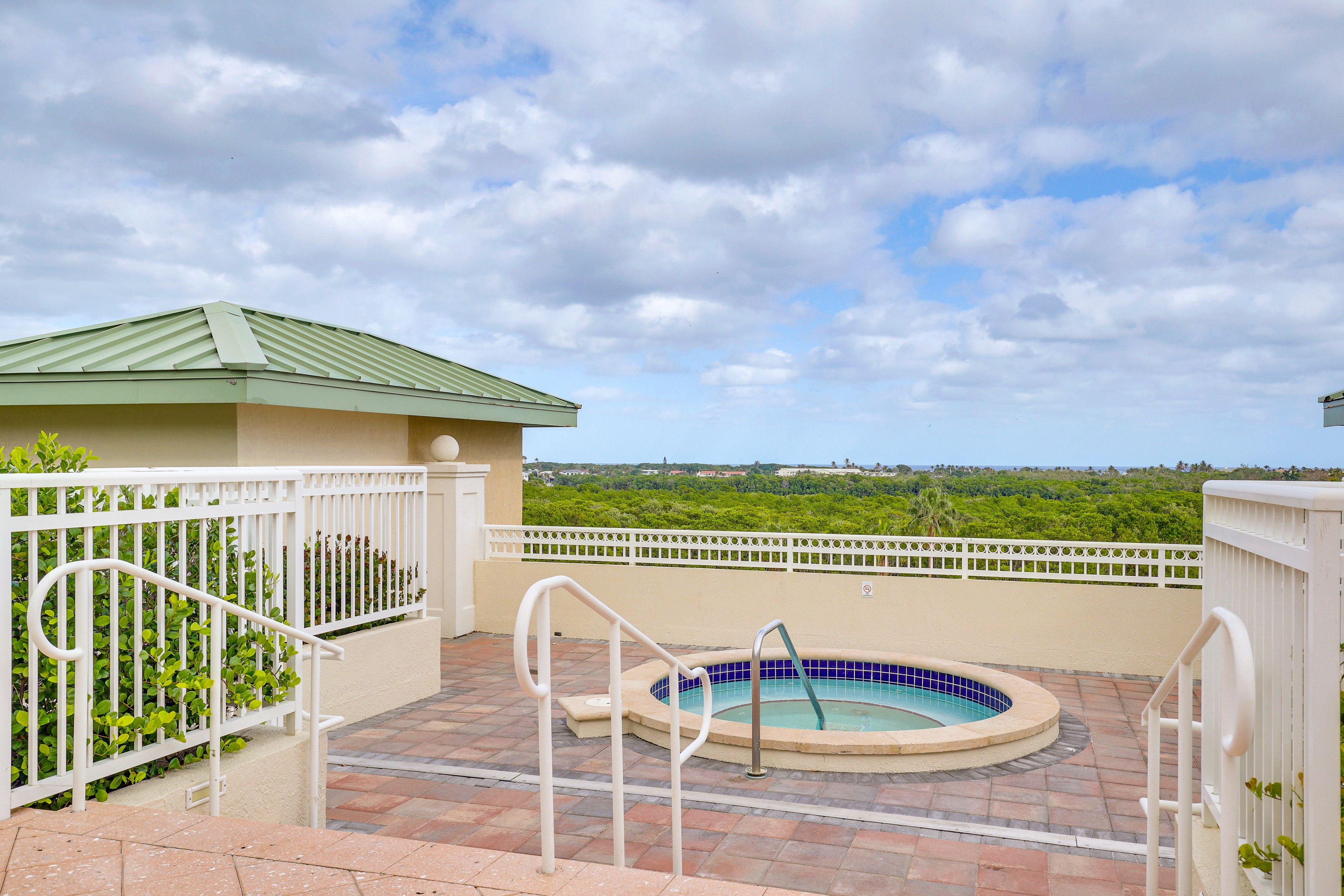 Casa Costa | Community Amenities