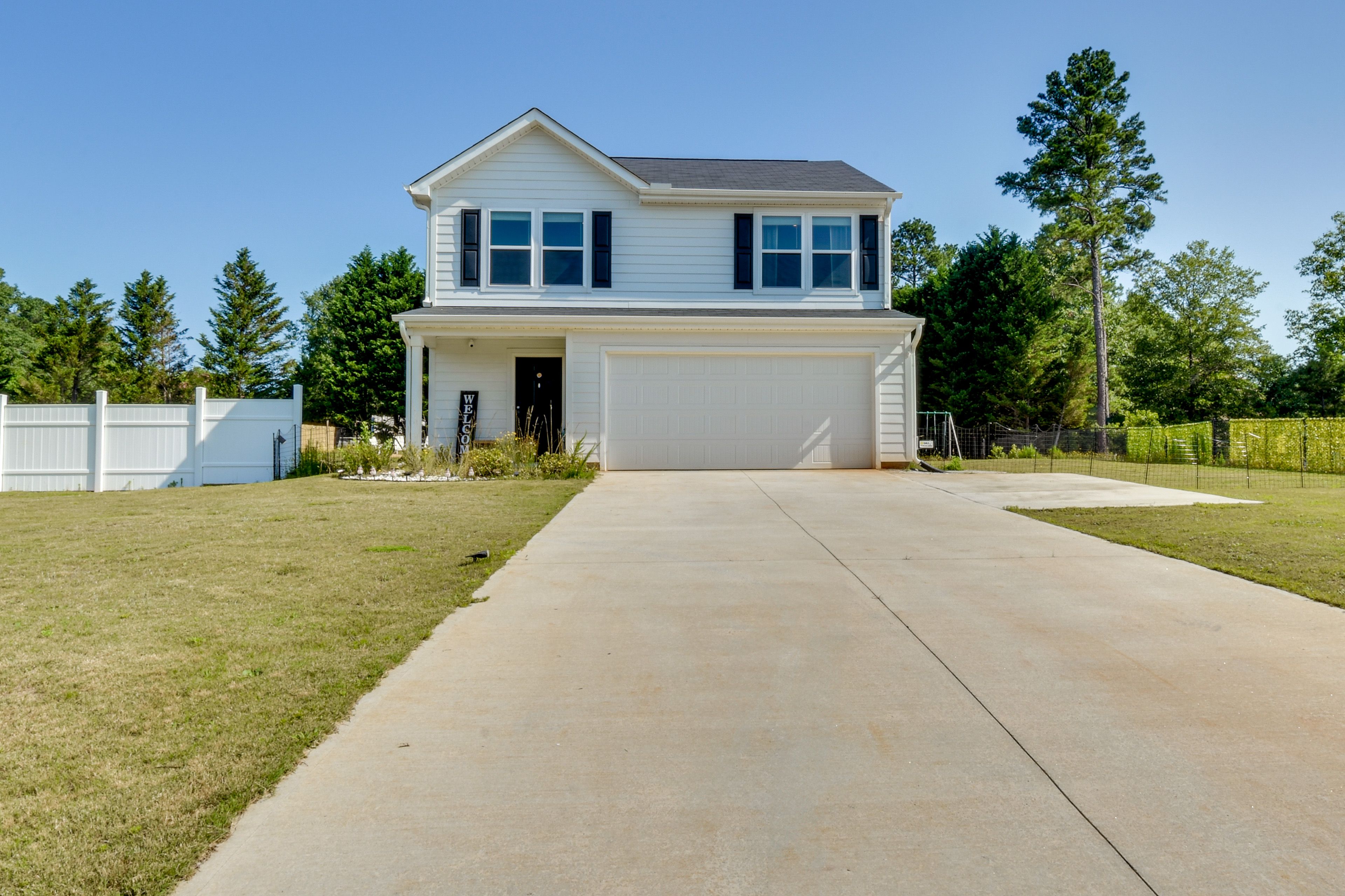 Anderson Vacation Rental | 3BR | 2.5BA | 1,600 Sq Ft | Stairs Required