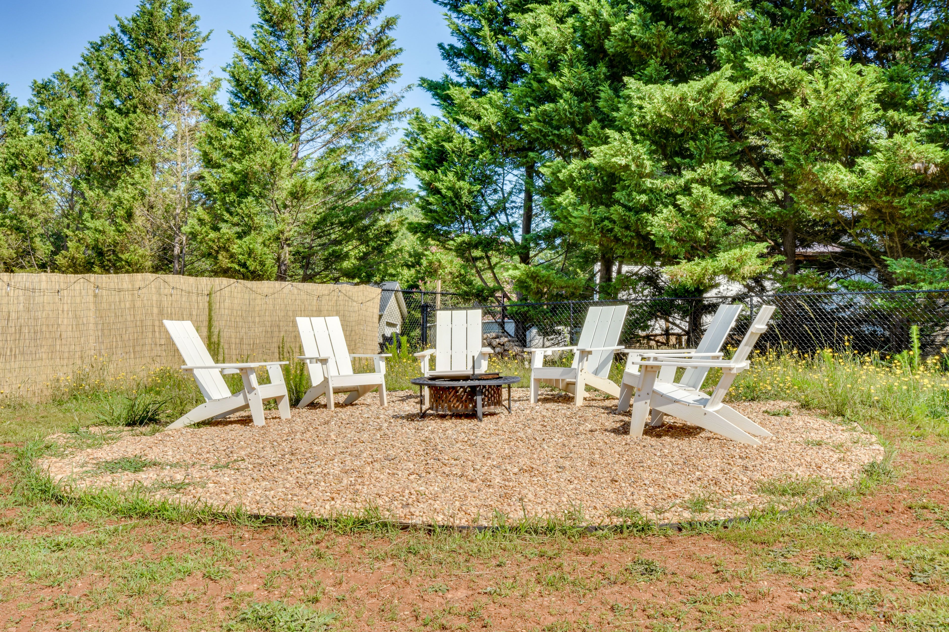 Yard Space | Fire Pit | Patio | Gas Grill | Picnic Table