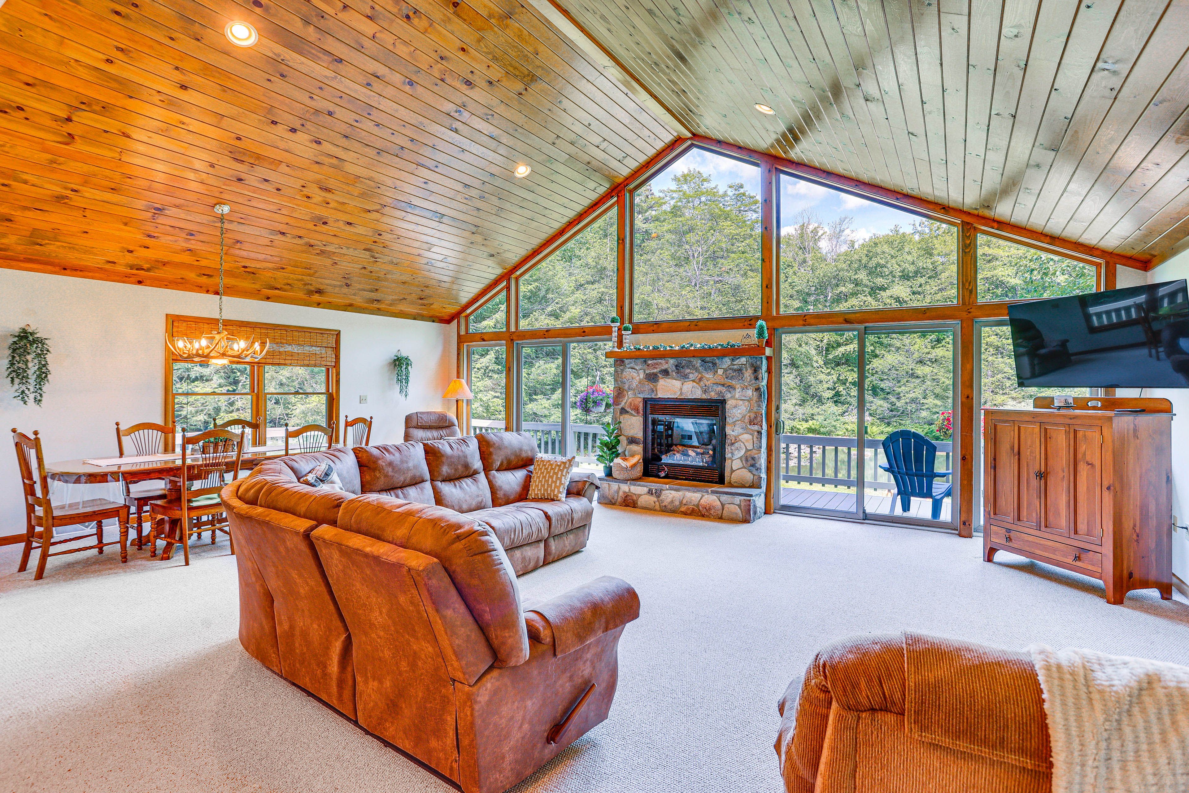 Belleville Vacation Rental | 4BR | 2BA | 3,700 Sq Ft | Step-Free Access