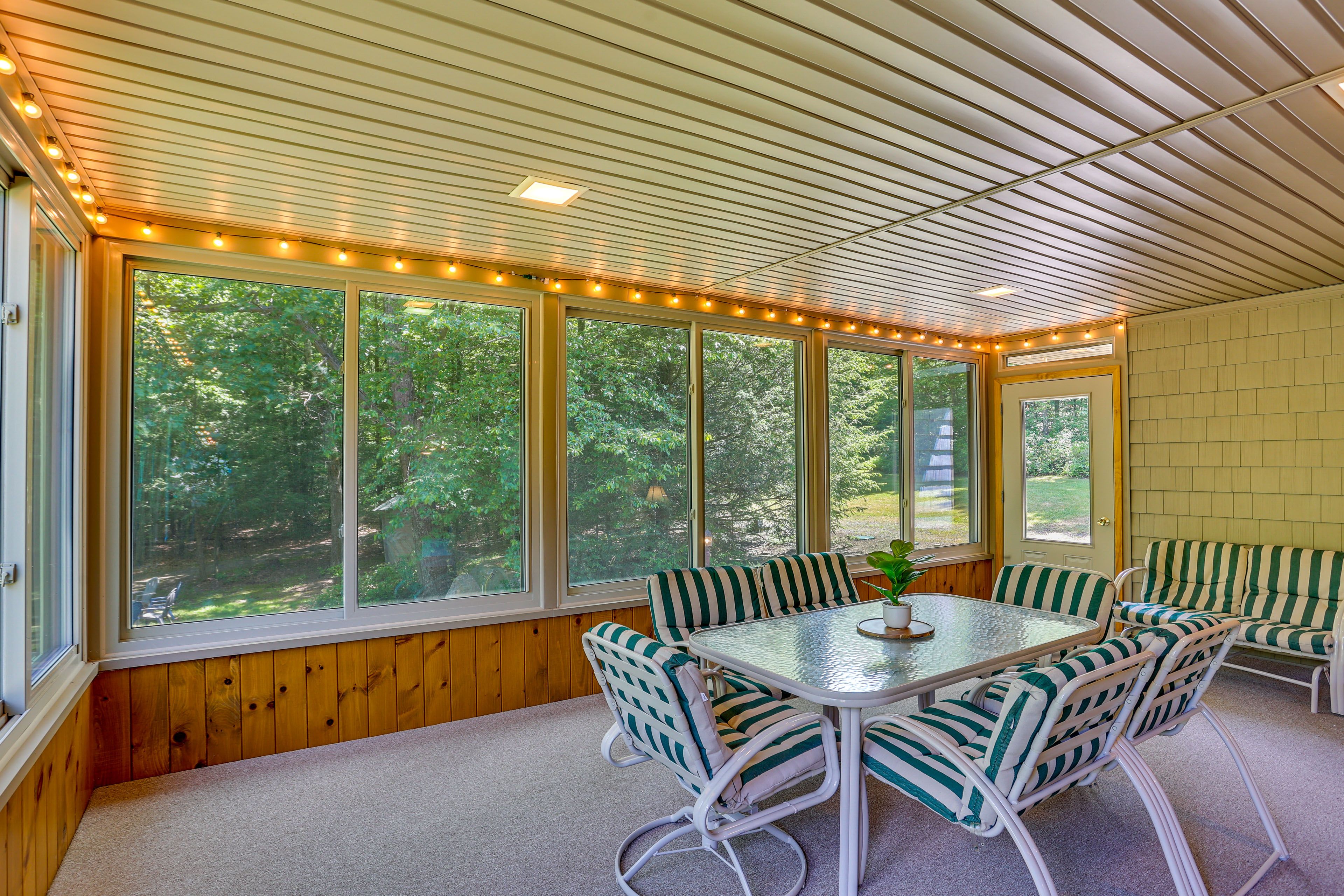 Screened-In Porch