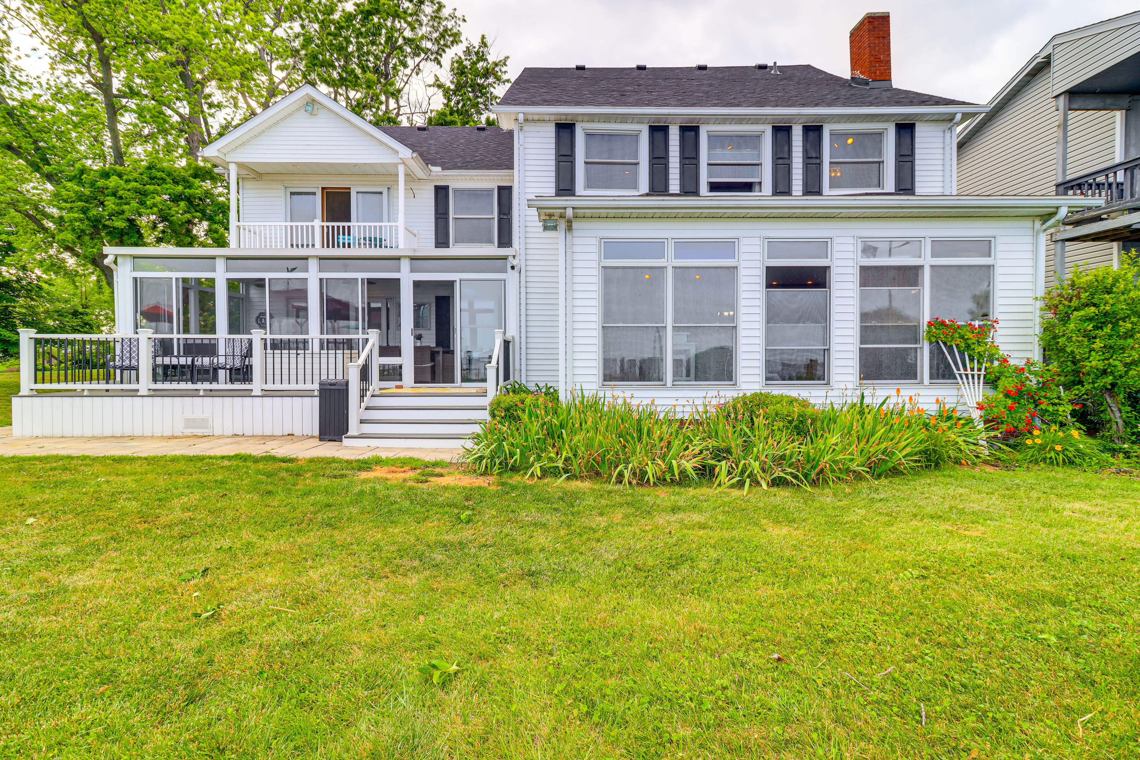 Deck | Outdoor Seating | Yard