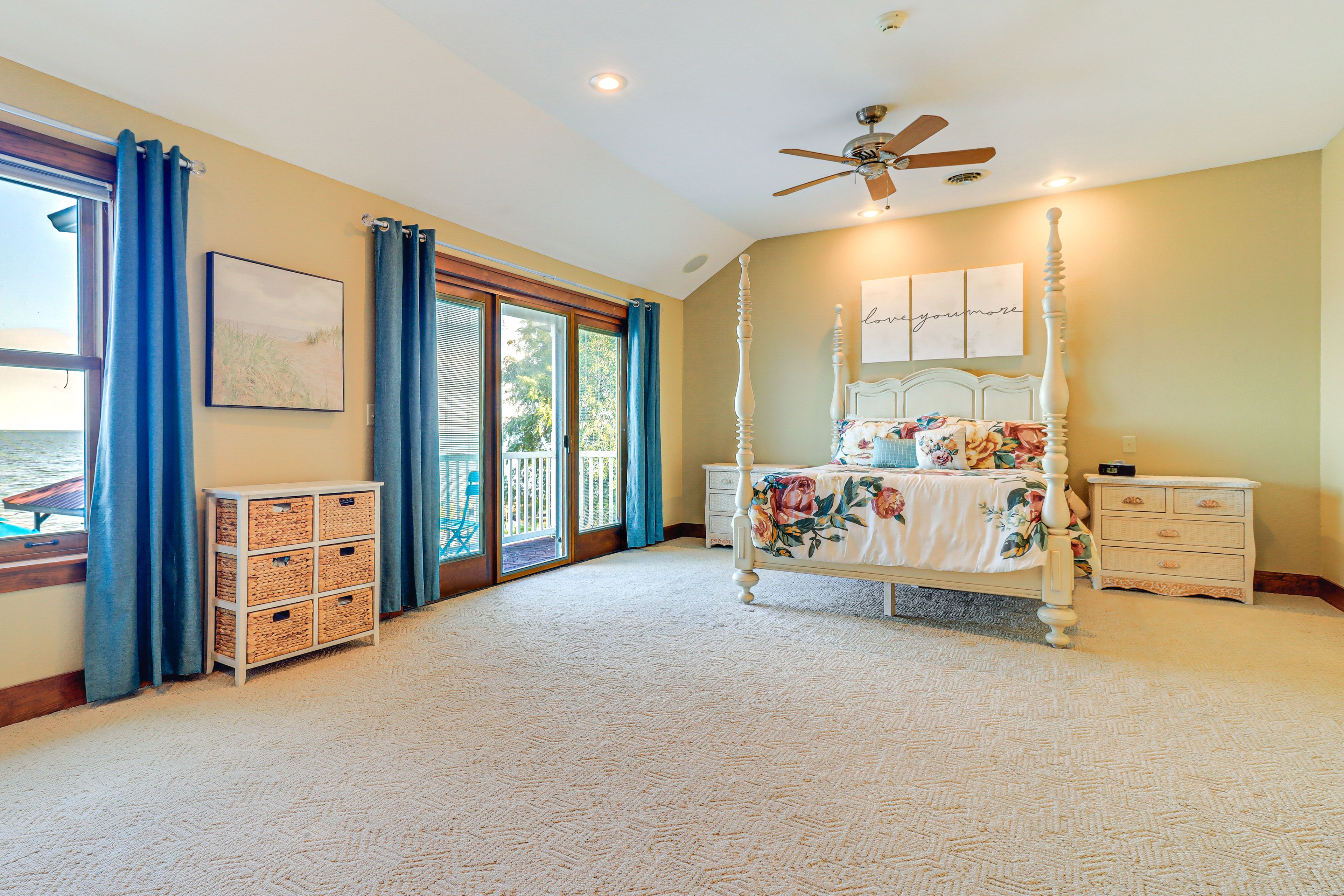 Bedroom 1 | 2nd Floor | Queen Bed | En-Suite Bathroom | Balcony Access