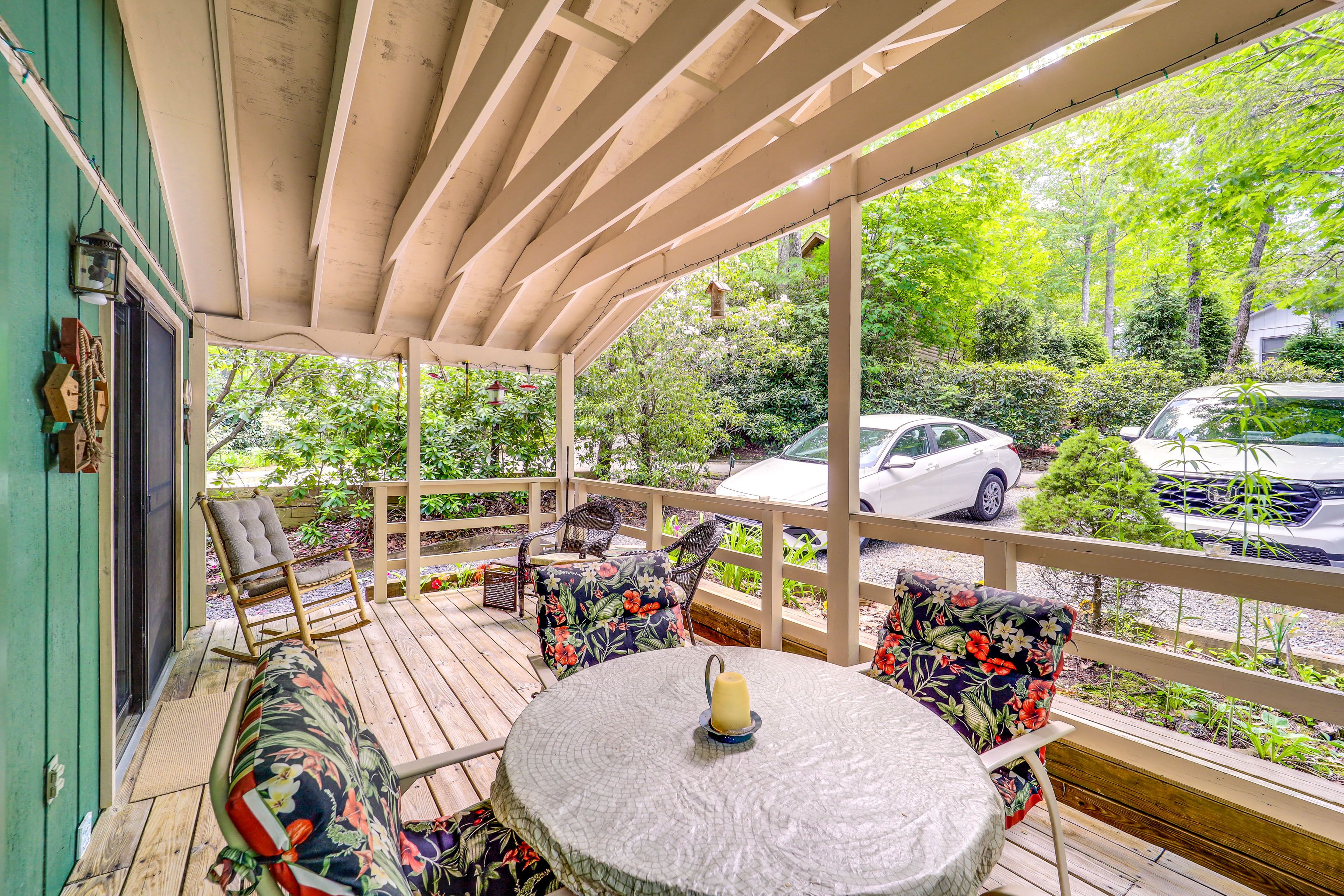 Private Deck | Outdoor Dining Area