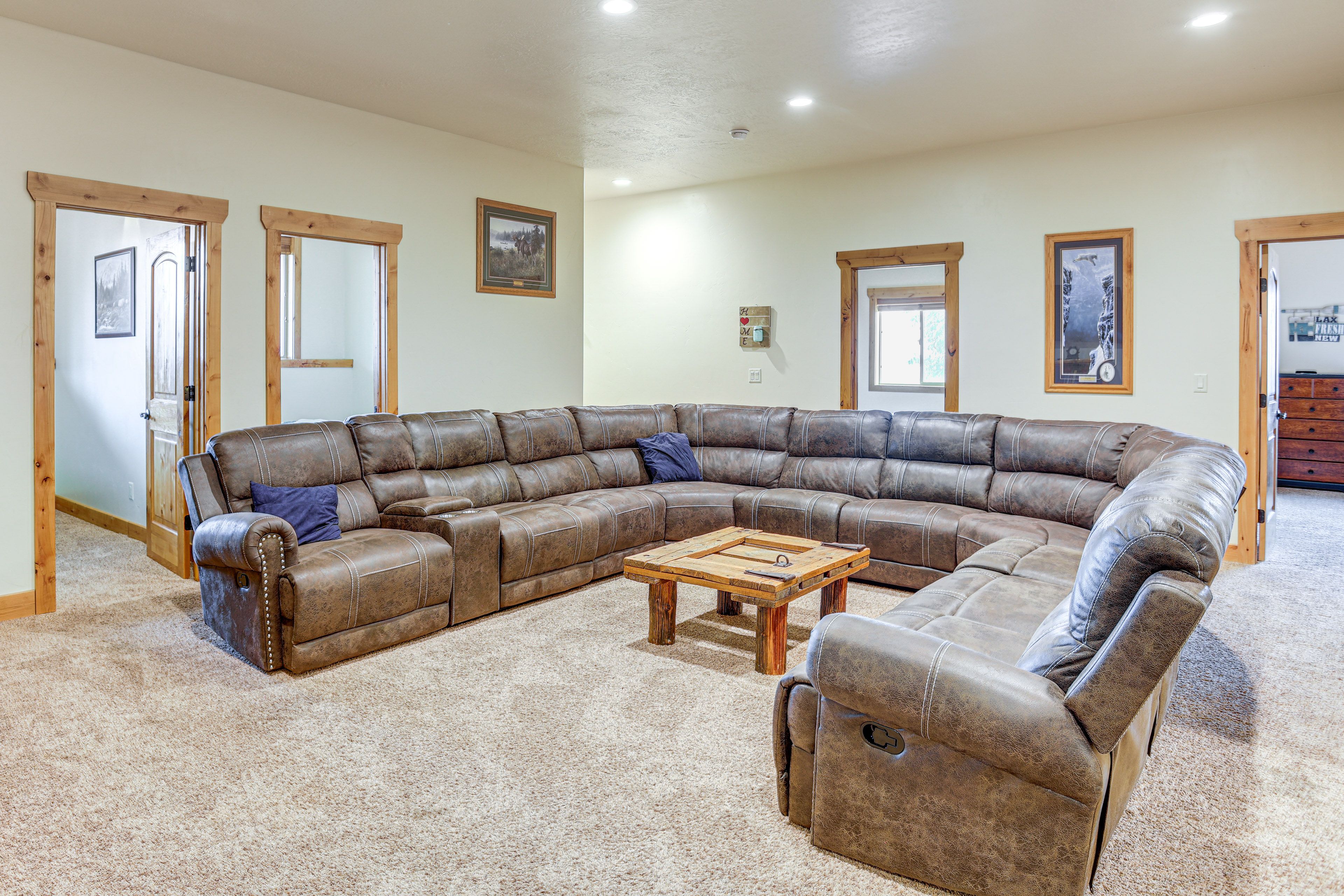 Living Area | Flat-Screen TV | 1st Floor