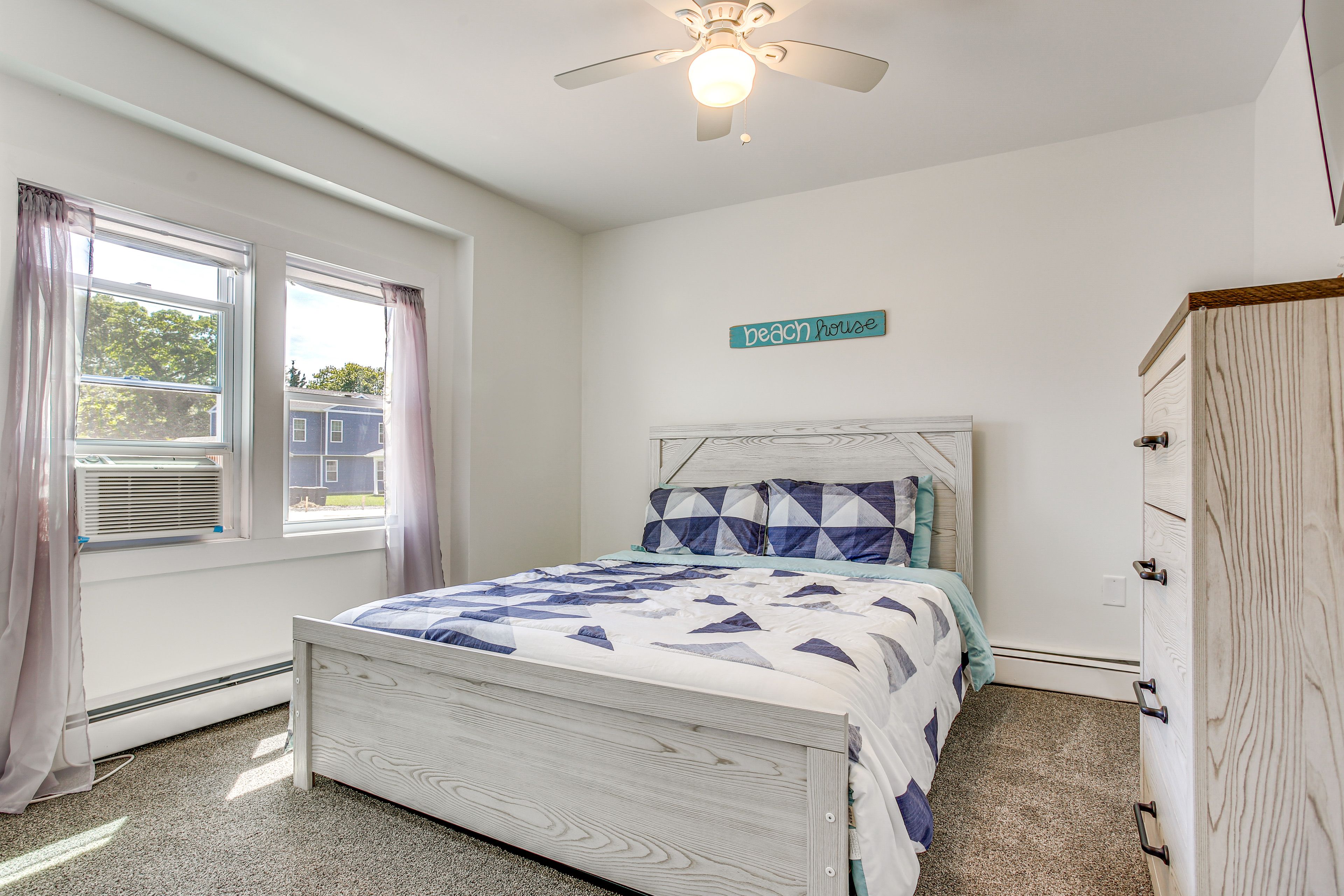 Bedroom 1 | Queen Bed | Linens Provided