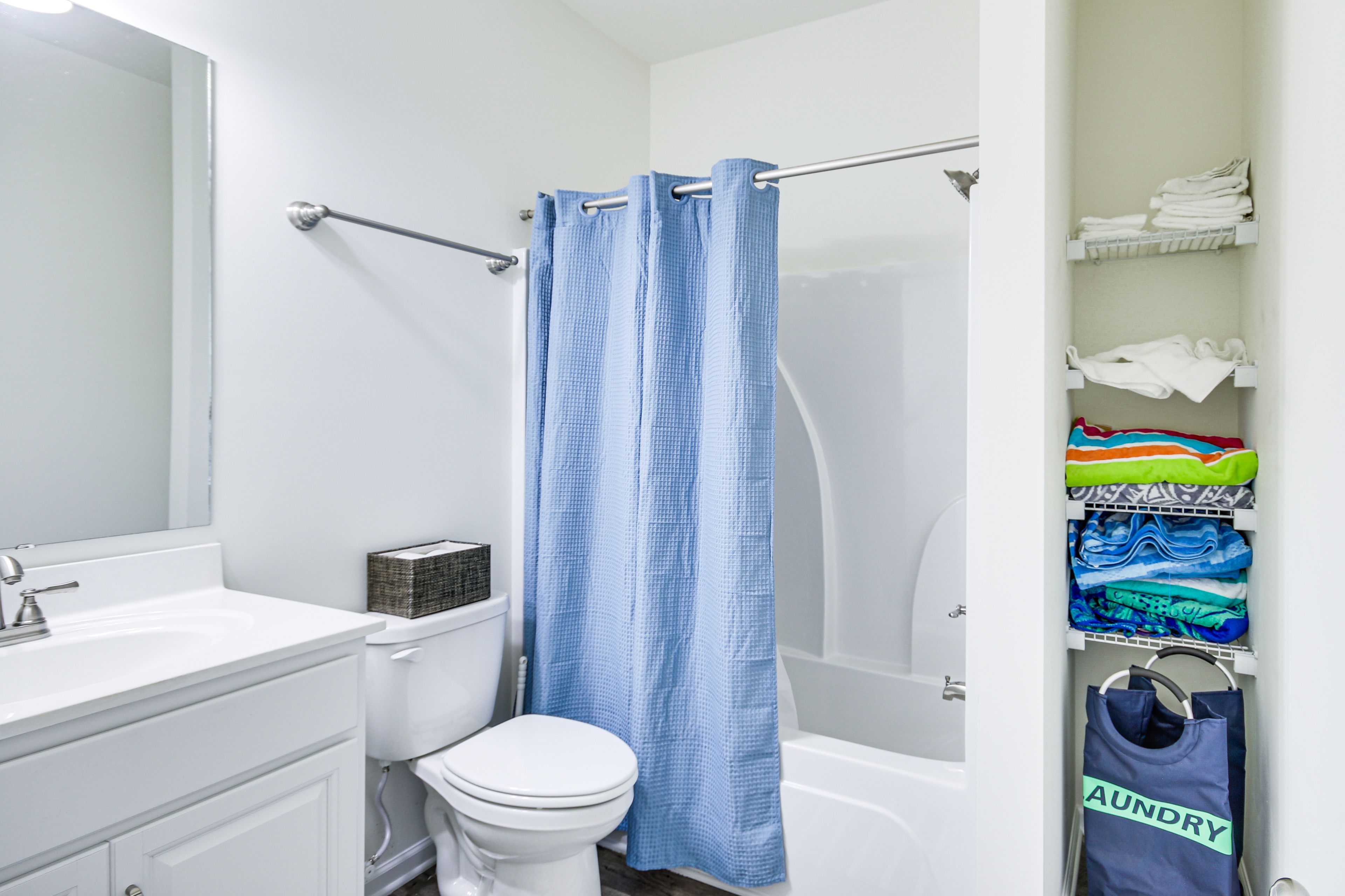 Full Bathroom | Complimentary Toiletries