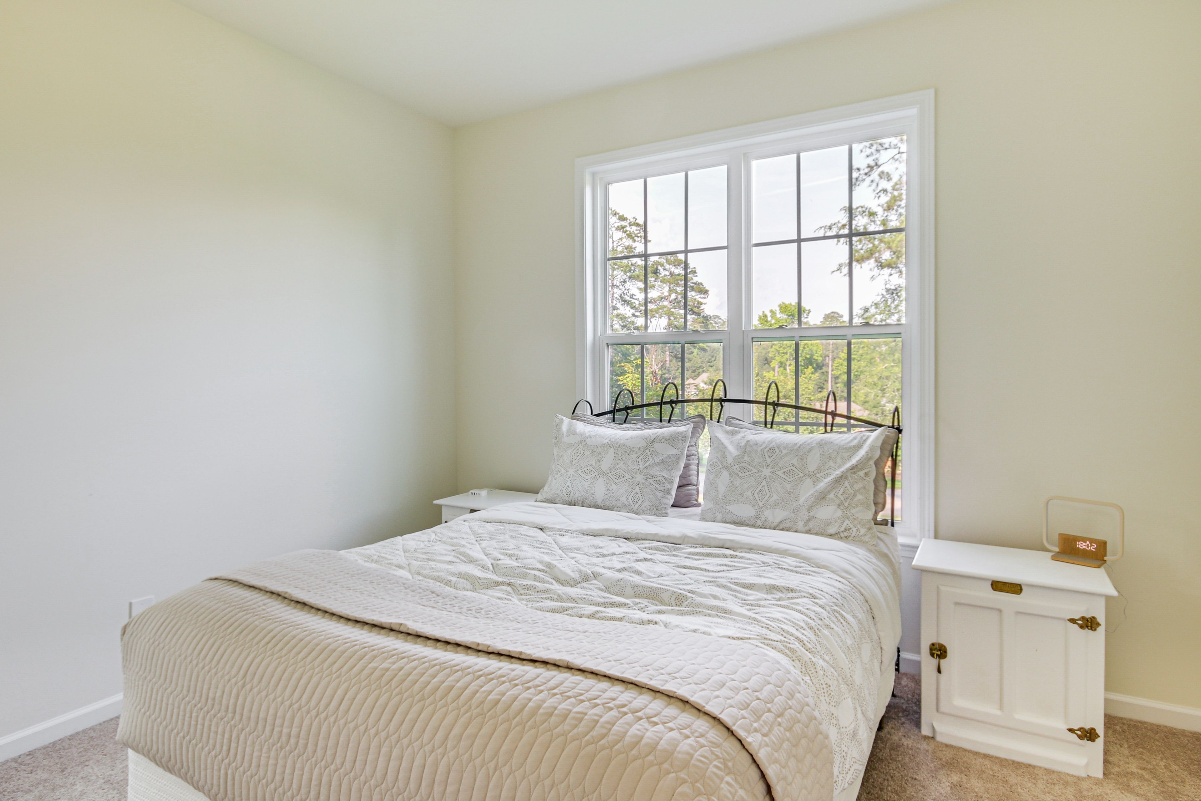 Bedroom 2 | Queen Bed