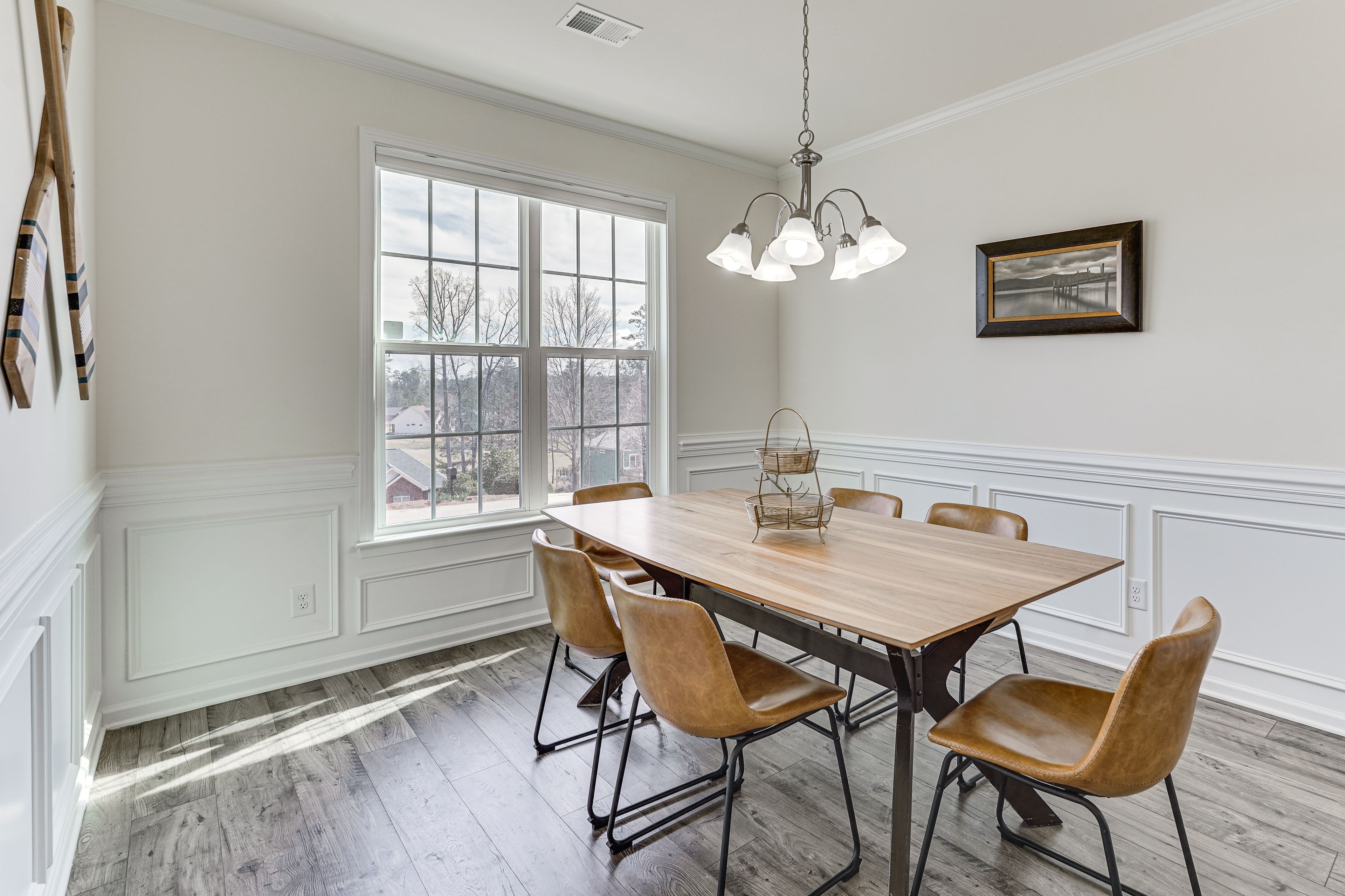 Dining Area | Dishes & Flatware Provided