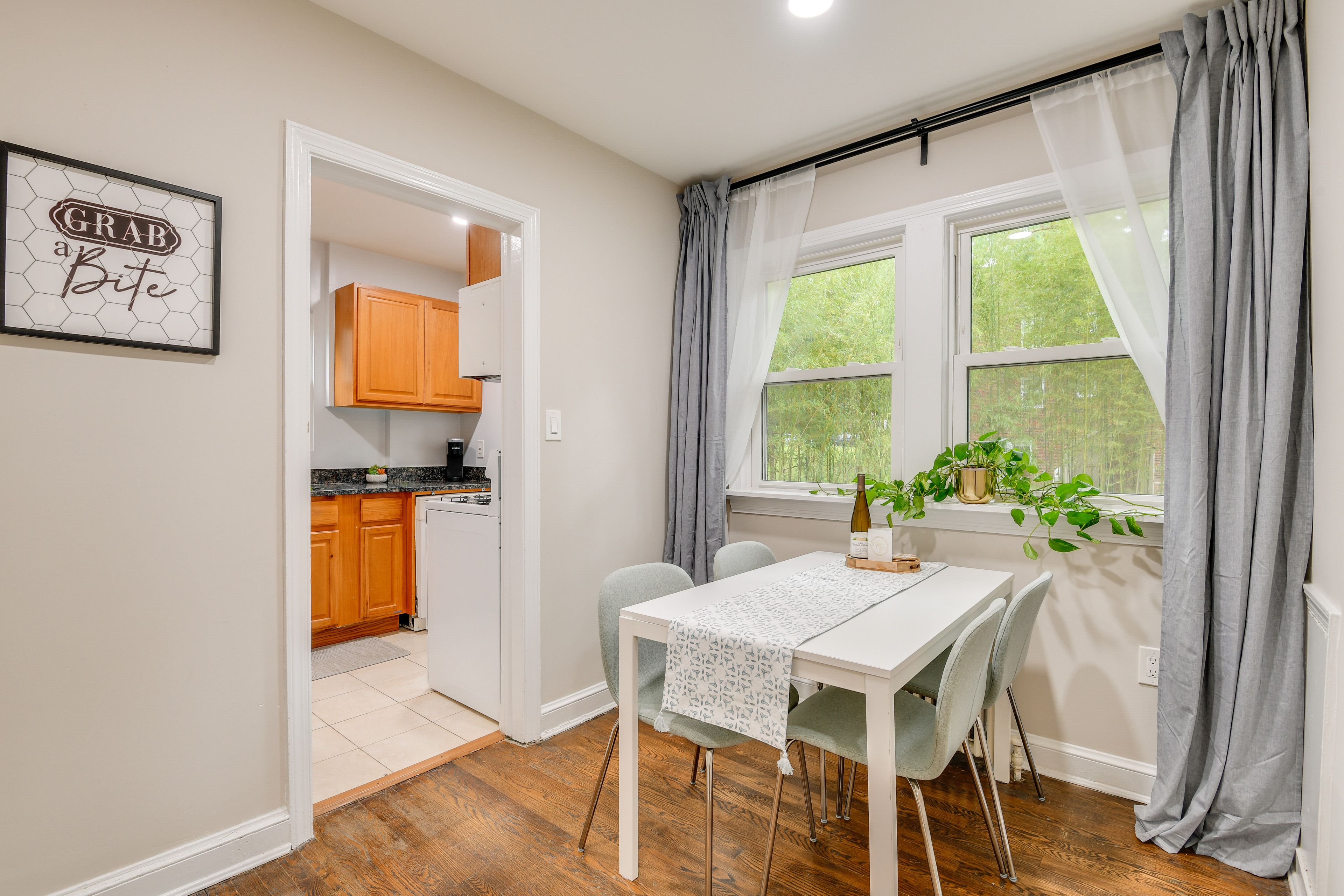 Dining Area | Dishware/Flatware | Trash Bags/Paper Towels
