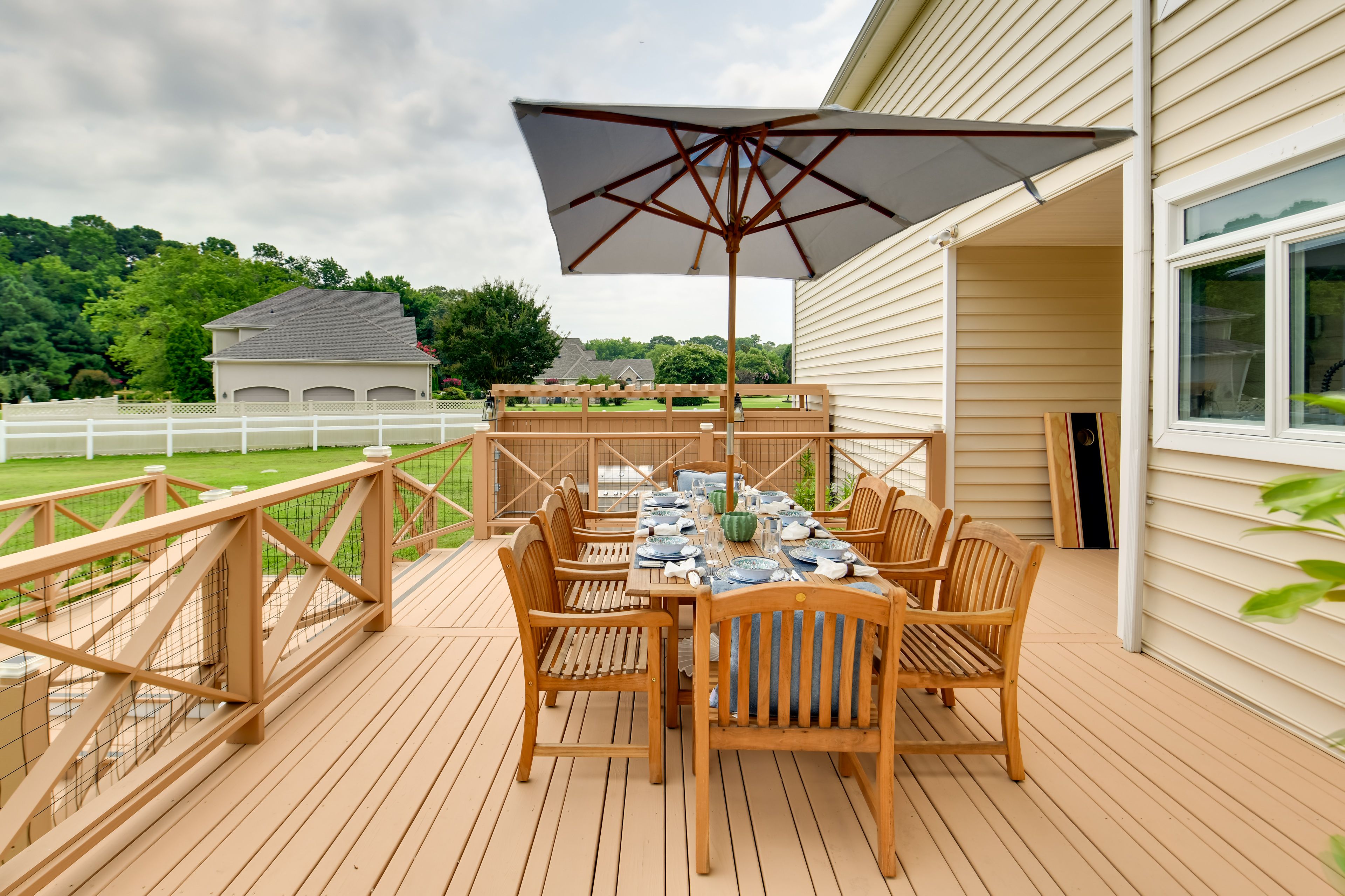Private Deck | Outdoor Dining Area