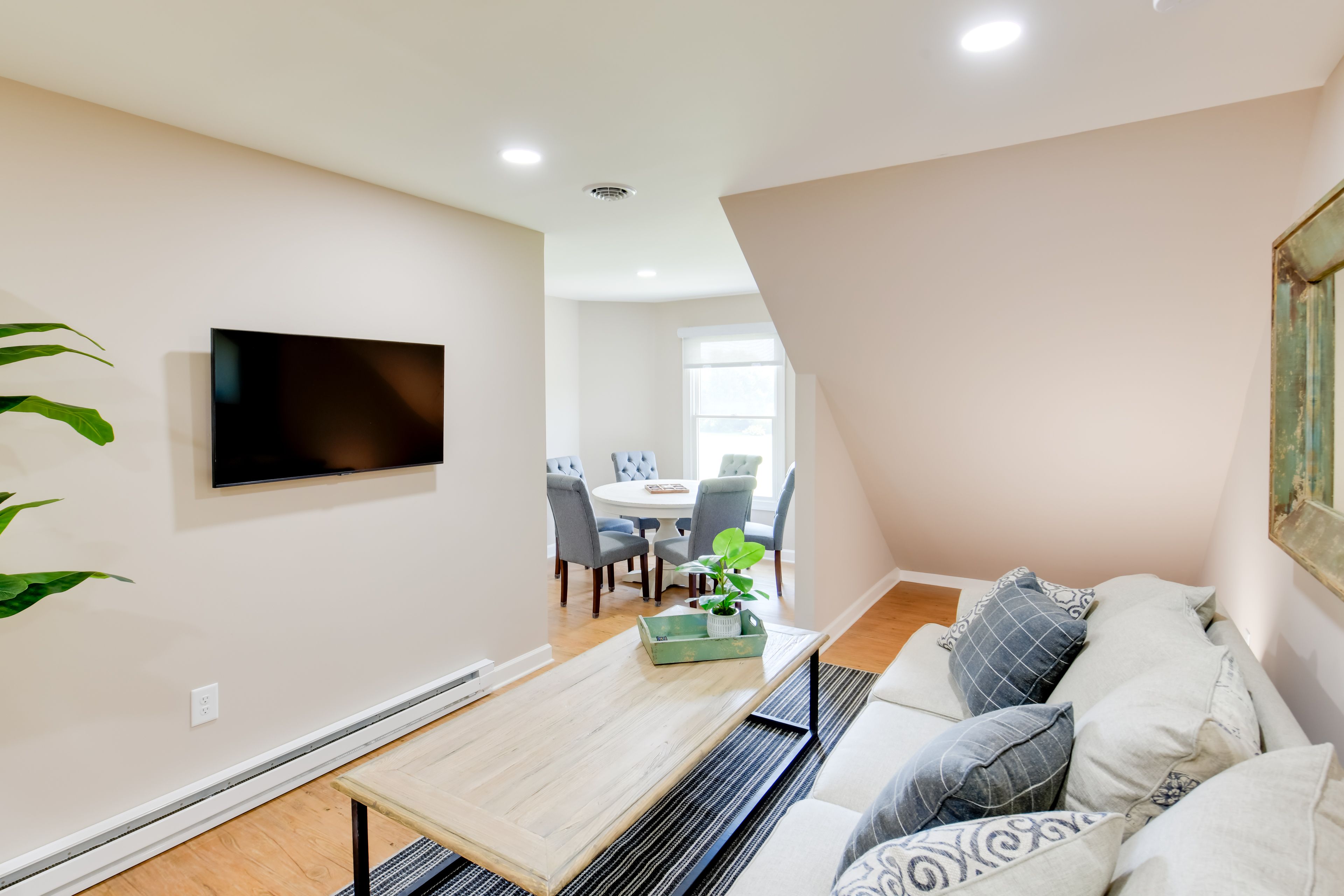 Game Room | Smart TV | 2nd Floor