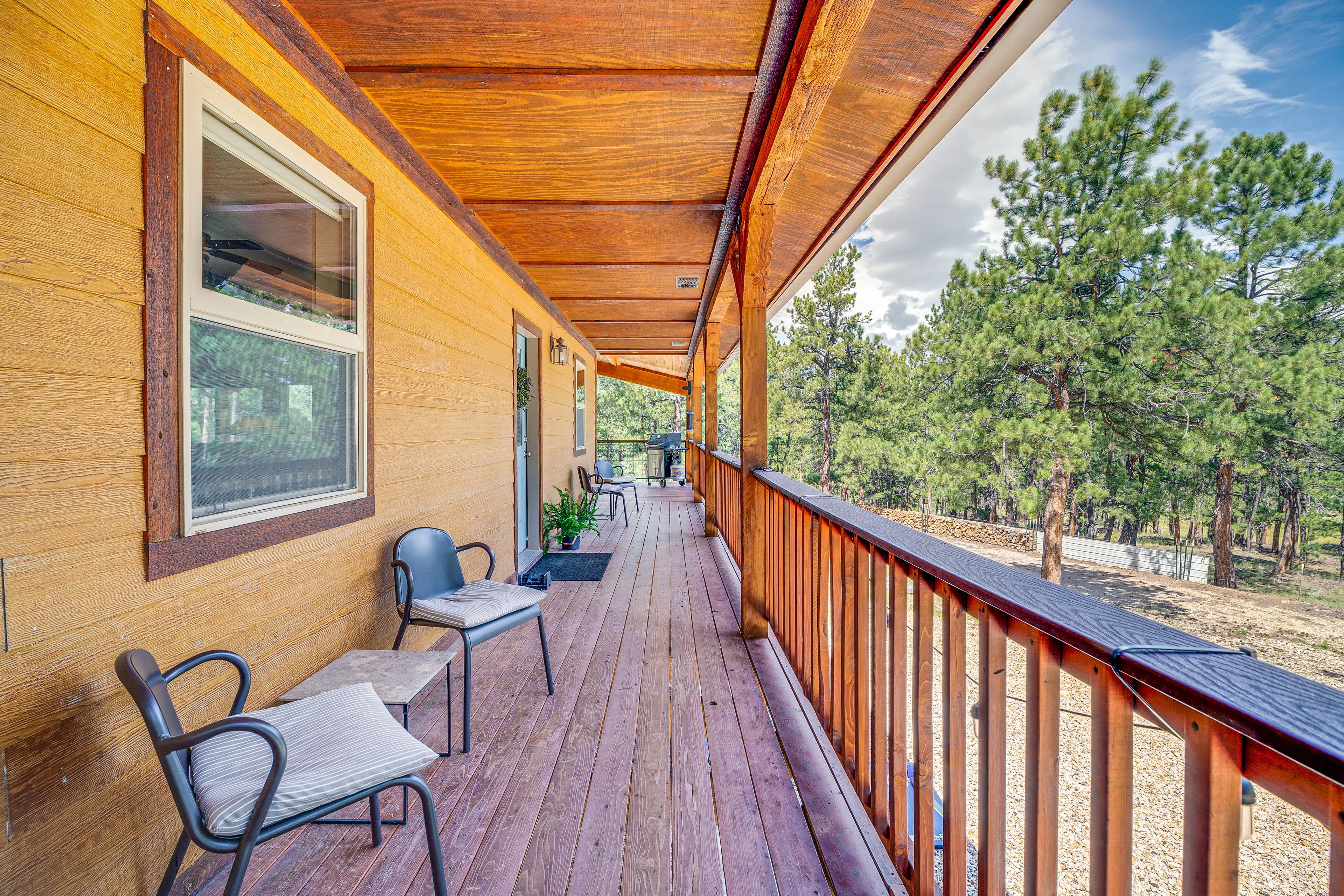 Cabin Exterior | Covered Deck | Gas Grill | Dining Area | Private Hot Tub