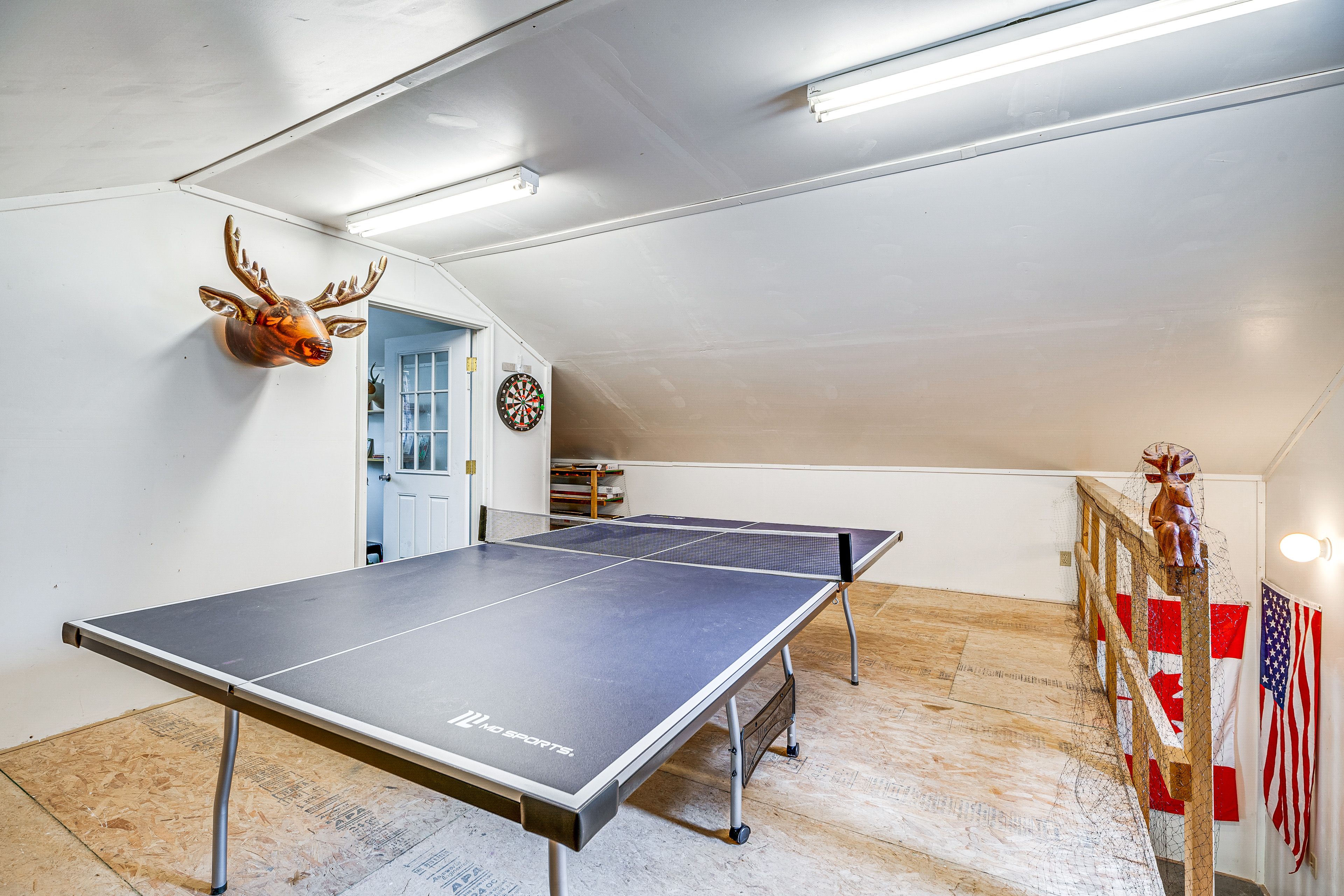 Garage | Ping-Pong Table | Dartboard
