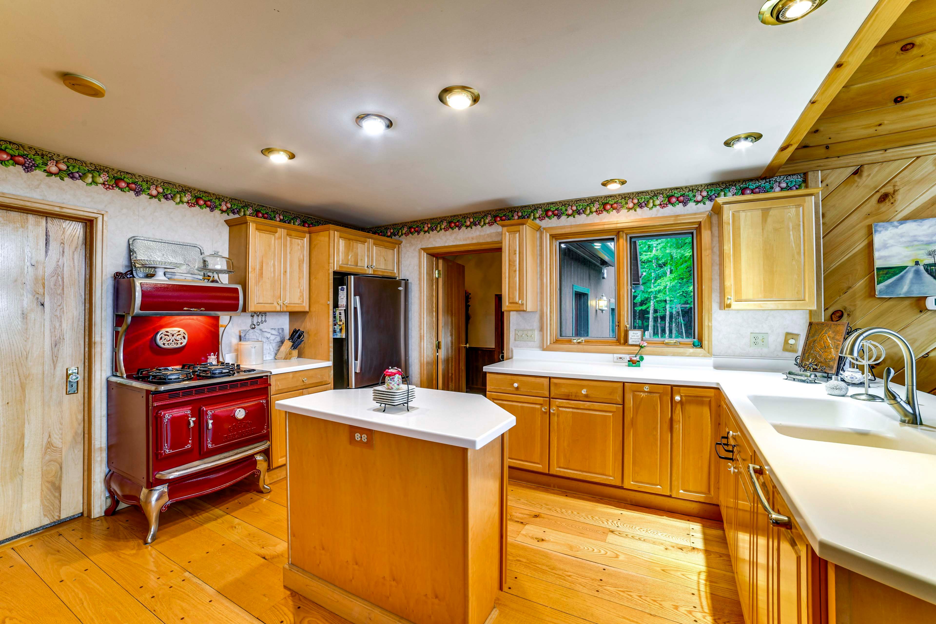 Kitchen | 1st Floor | Dishwasher | Drip Coffee Maker | Cooking Basics