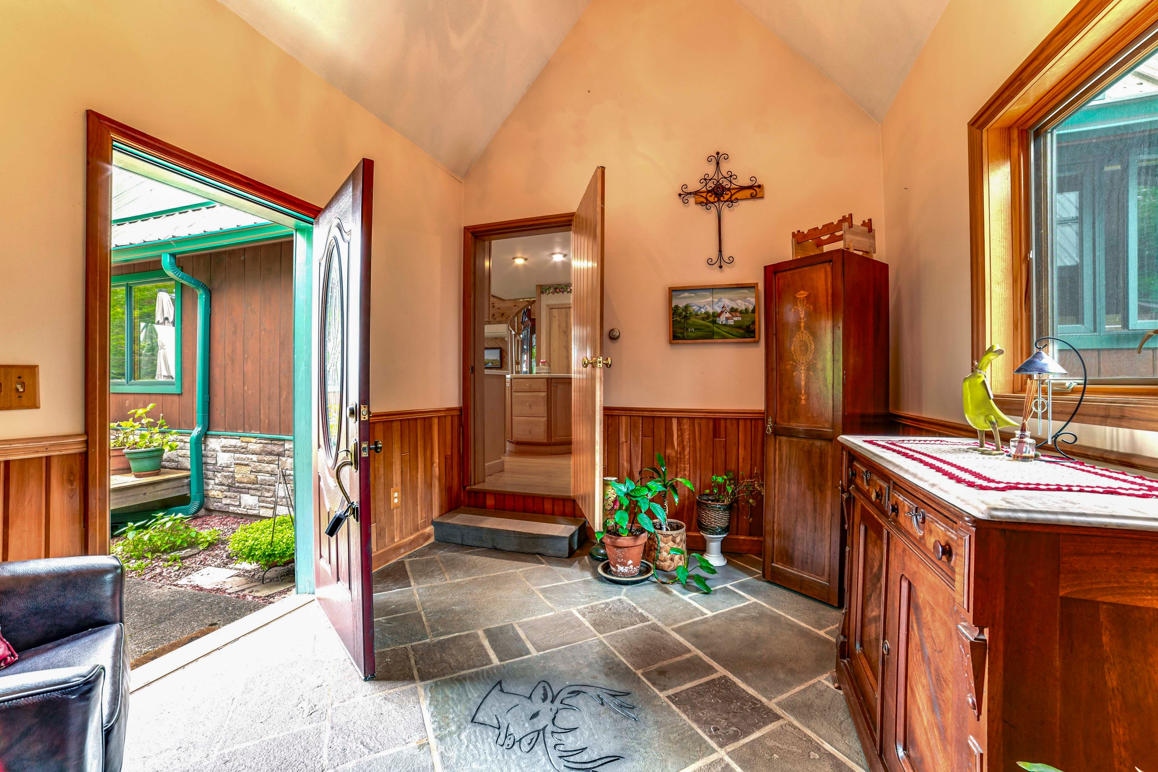 Entryway | 2 Interior Steps to Enter