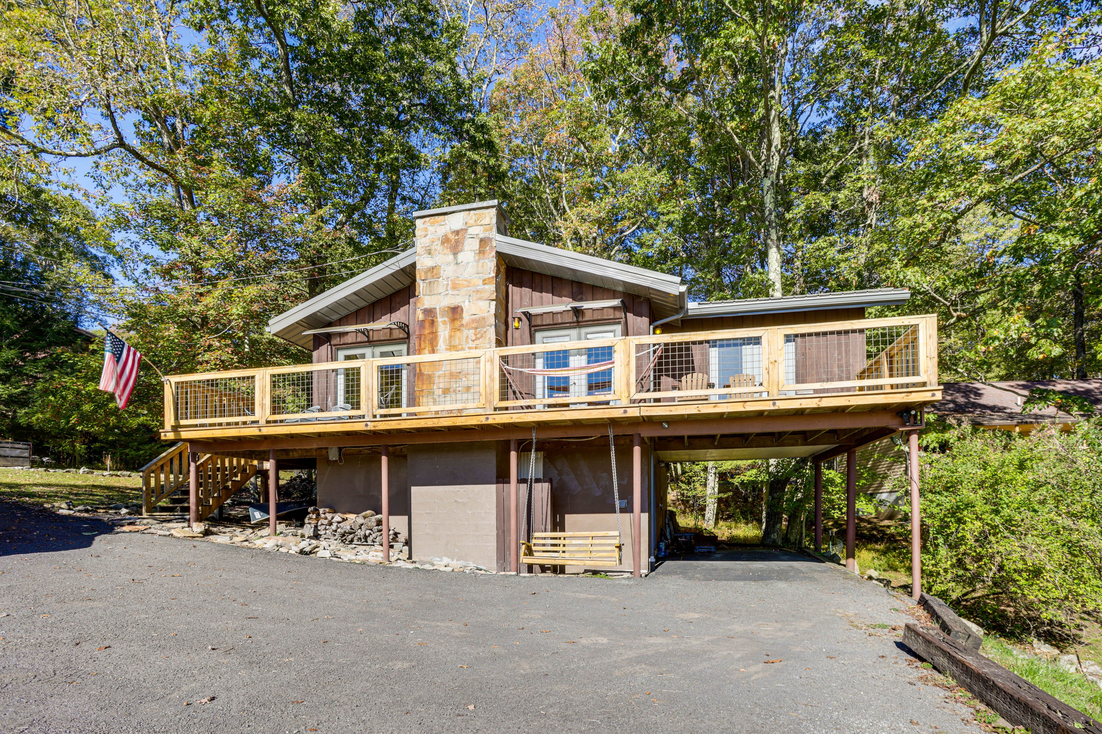 Parking | Carport (1 Vehicle) | Driveway (4 Vehicles) | Trailer Parking Allowed