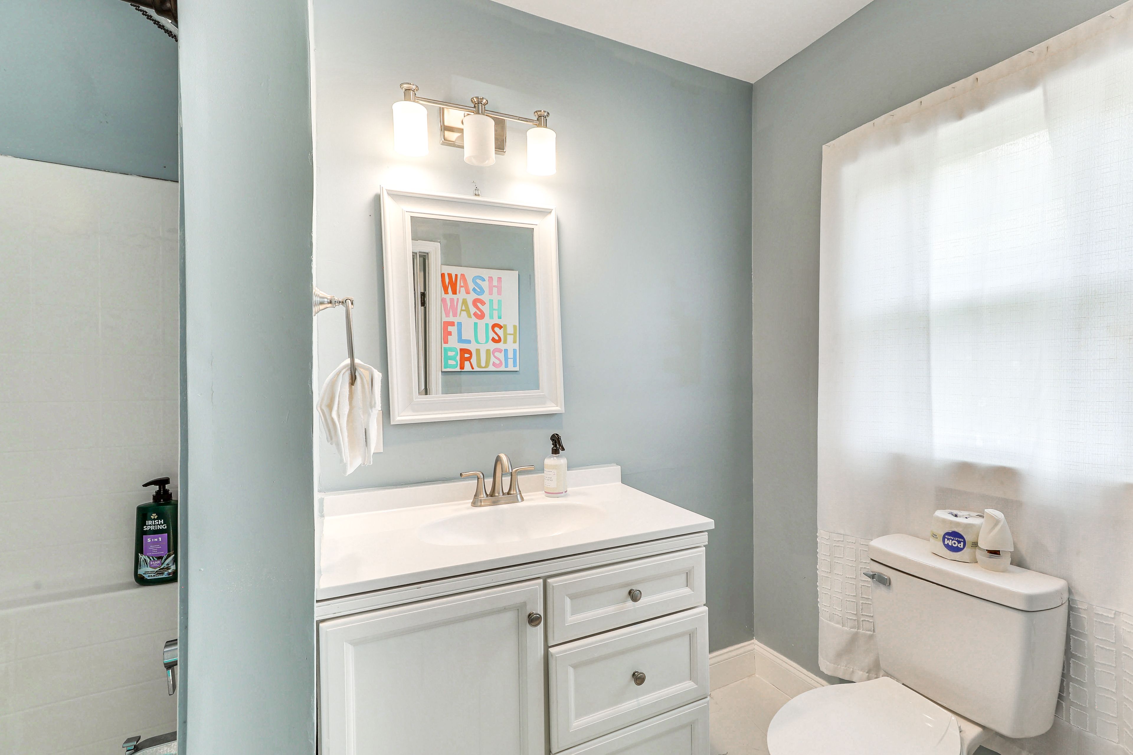 En-Suite Bathroom | Towels Provided | 1st Floor