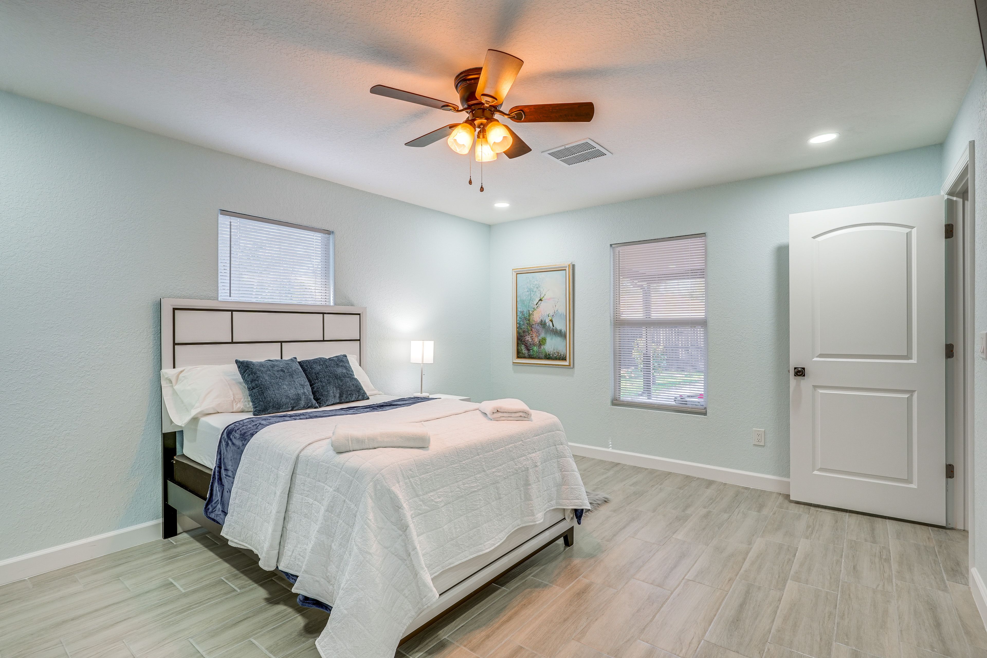 Bedroom 2 | Full Bed | Smart TV