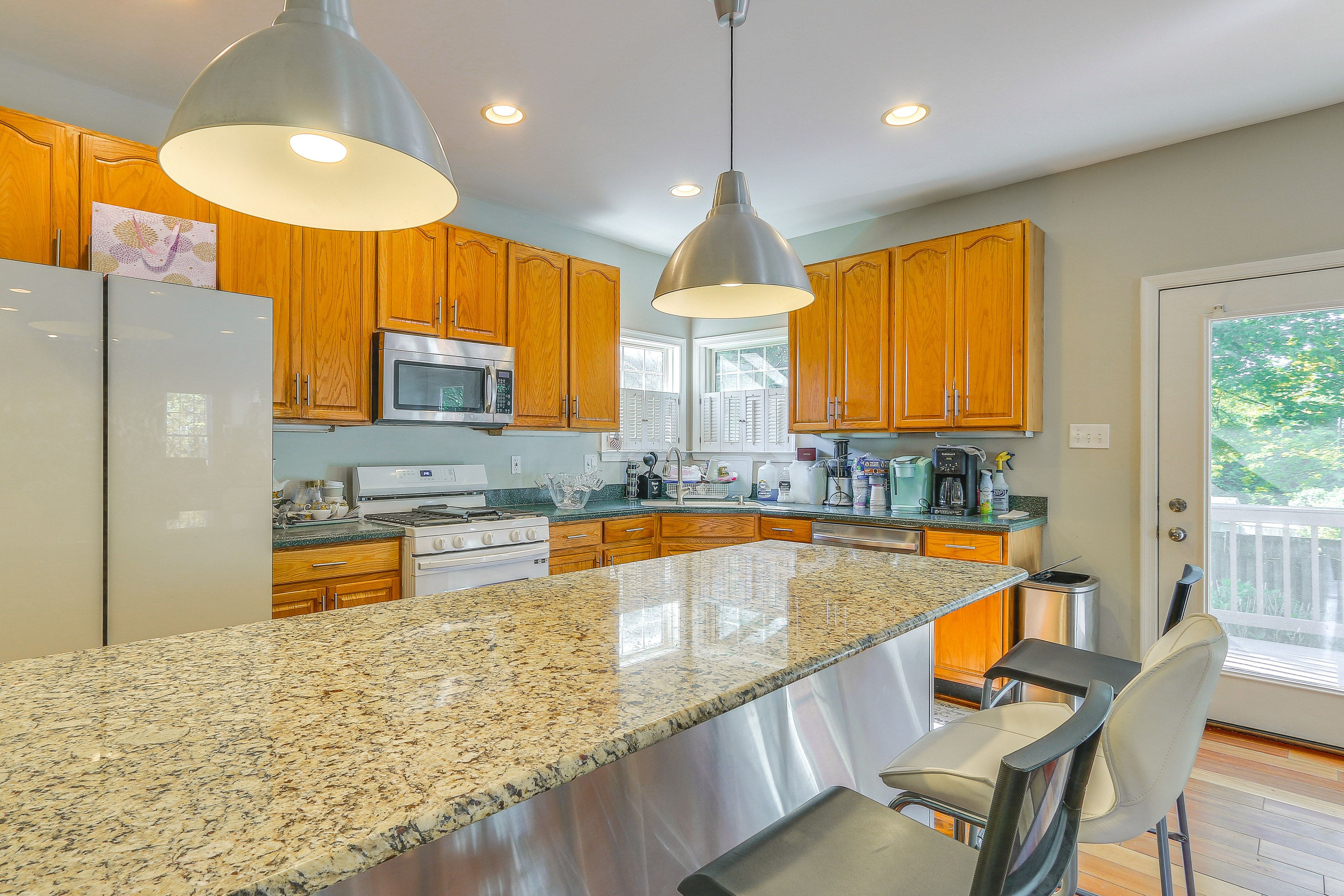 Kitchen | Cooking Basics | Keurig & Drip Coffee Maker | Dishwasher | 1st Floor