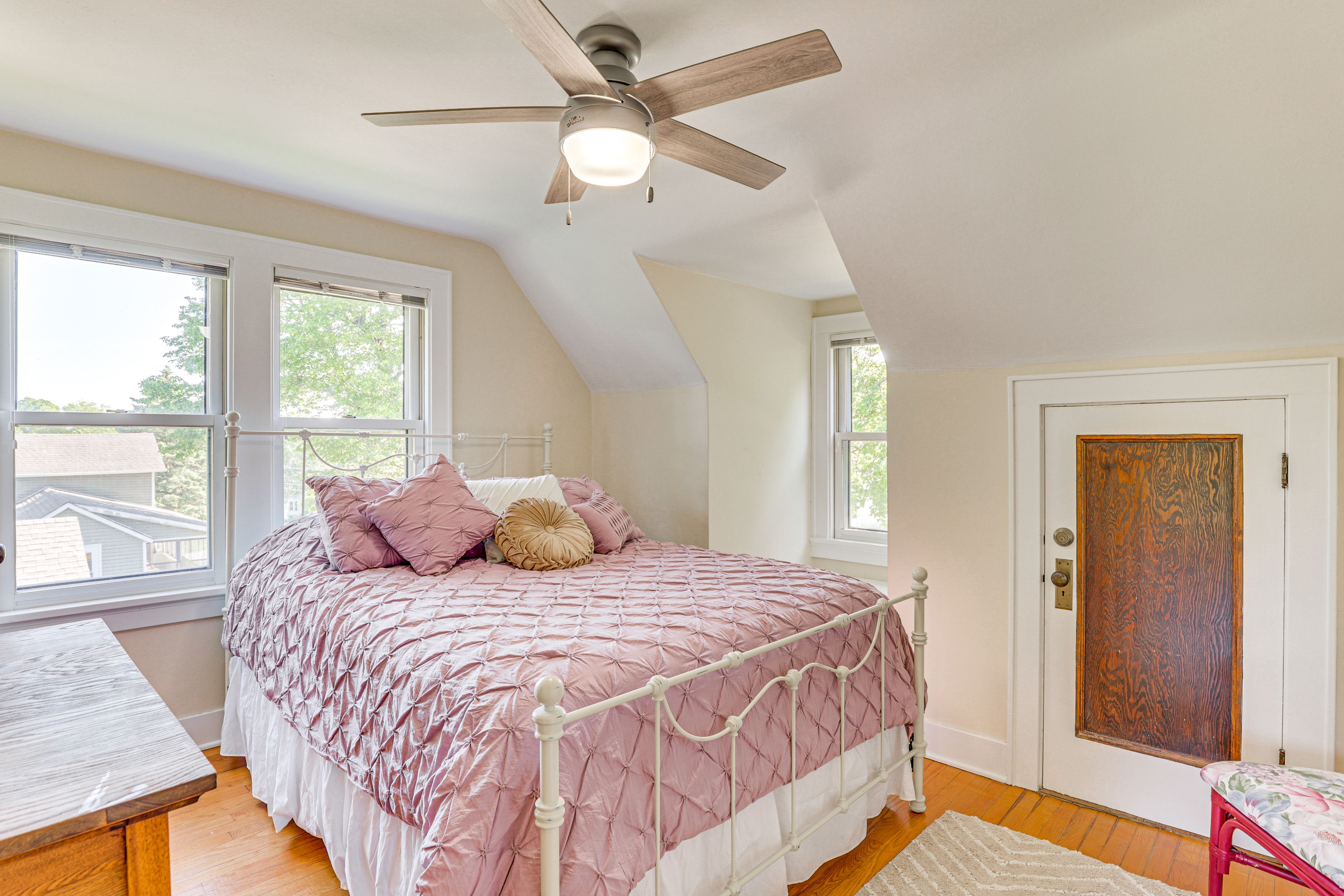 Bedroom 1 | Queen Bed | 2nd Floor