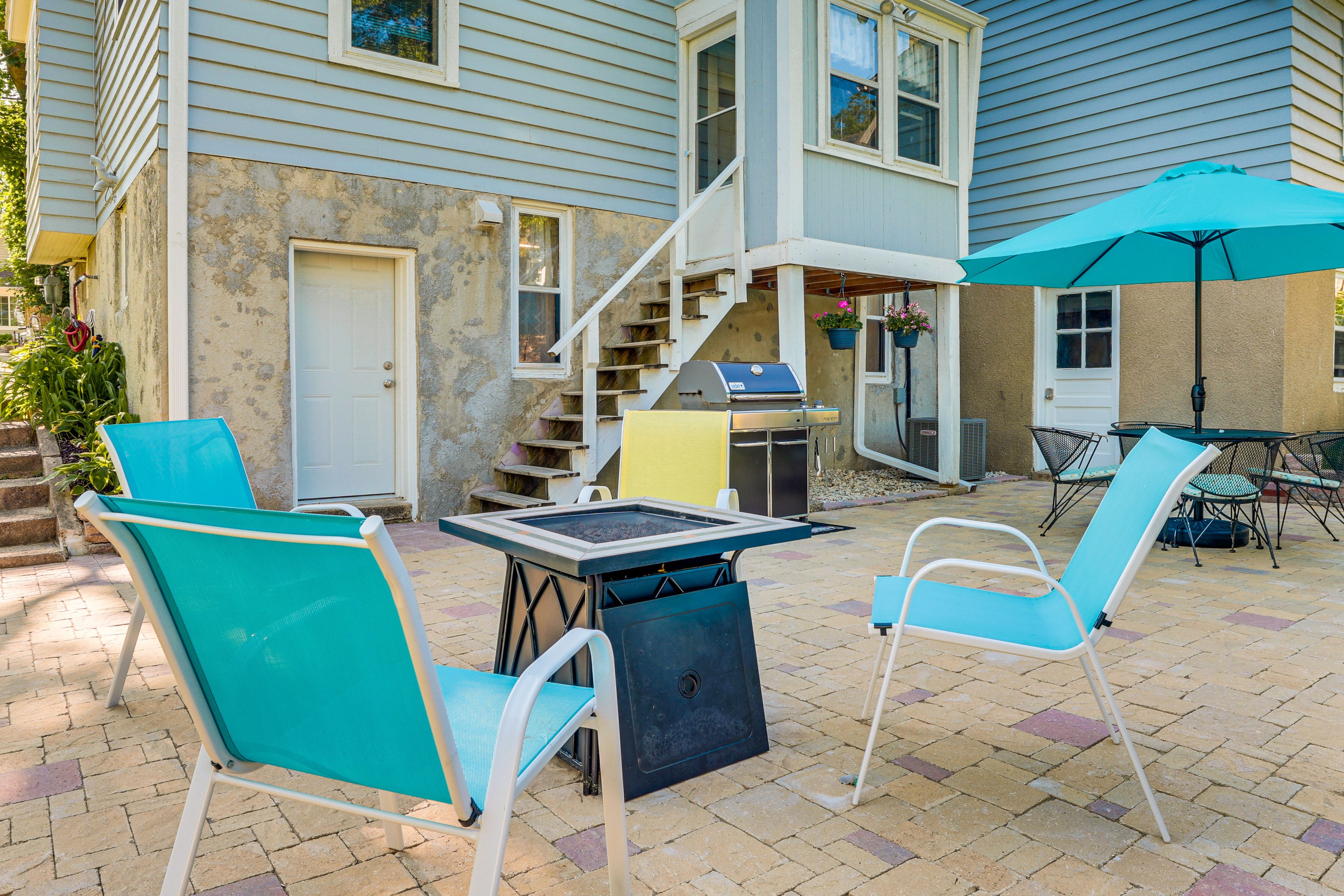 Patio | Gas Fire Pit | Gas Grill | Outdoor Dining