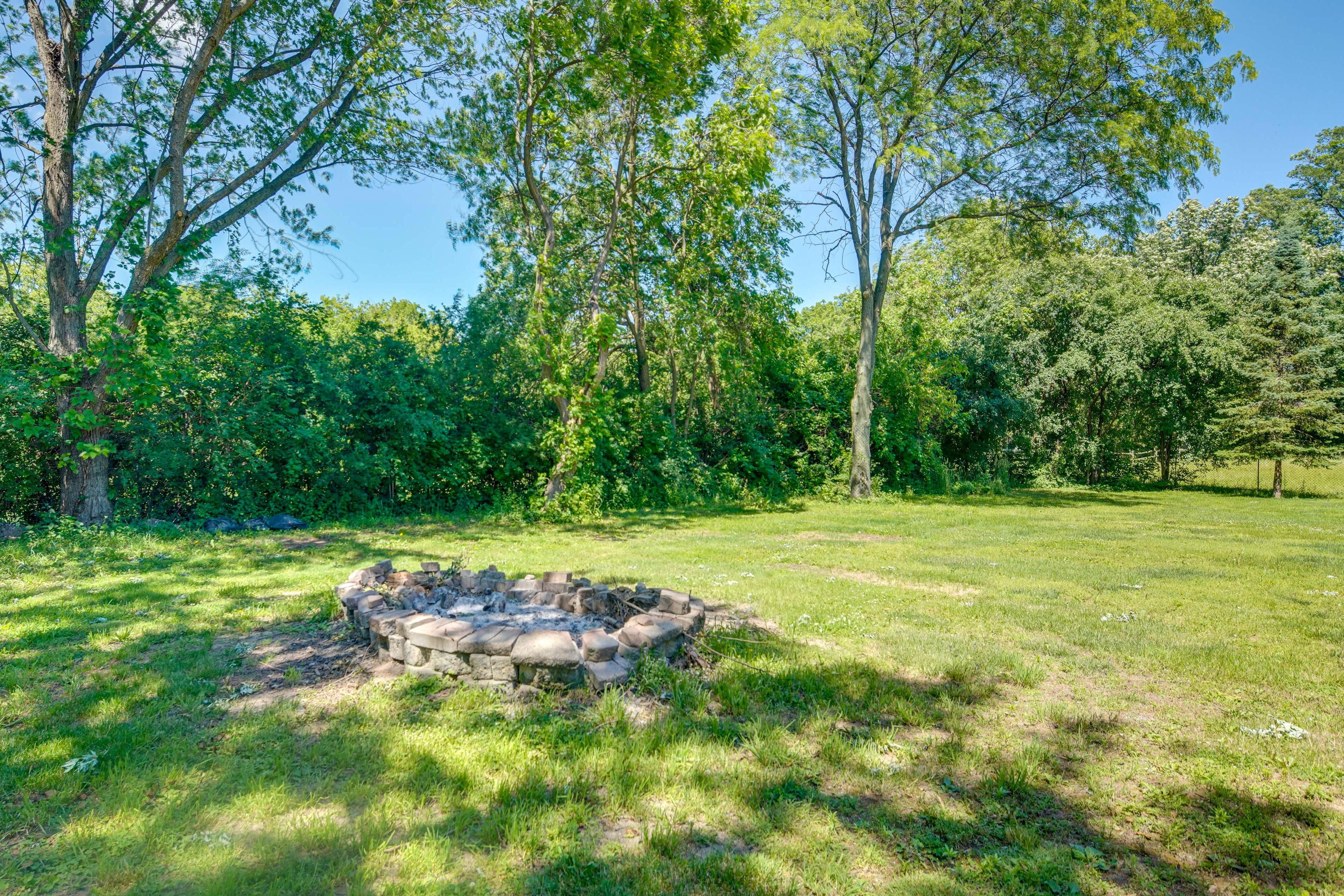 Yard Area | Wood-Burning Fire Pit