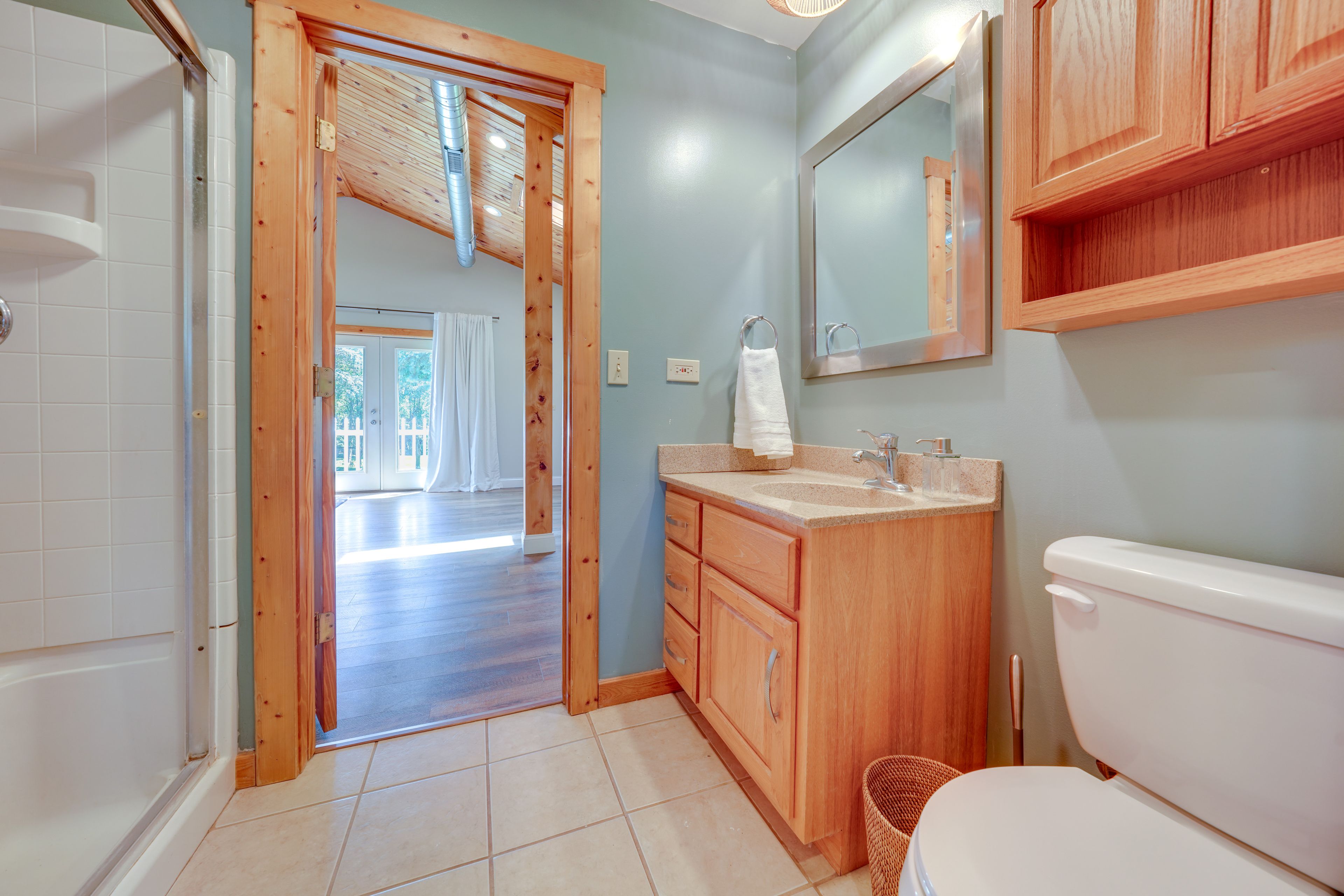 En-Suite Bathroom | 2nd Floor