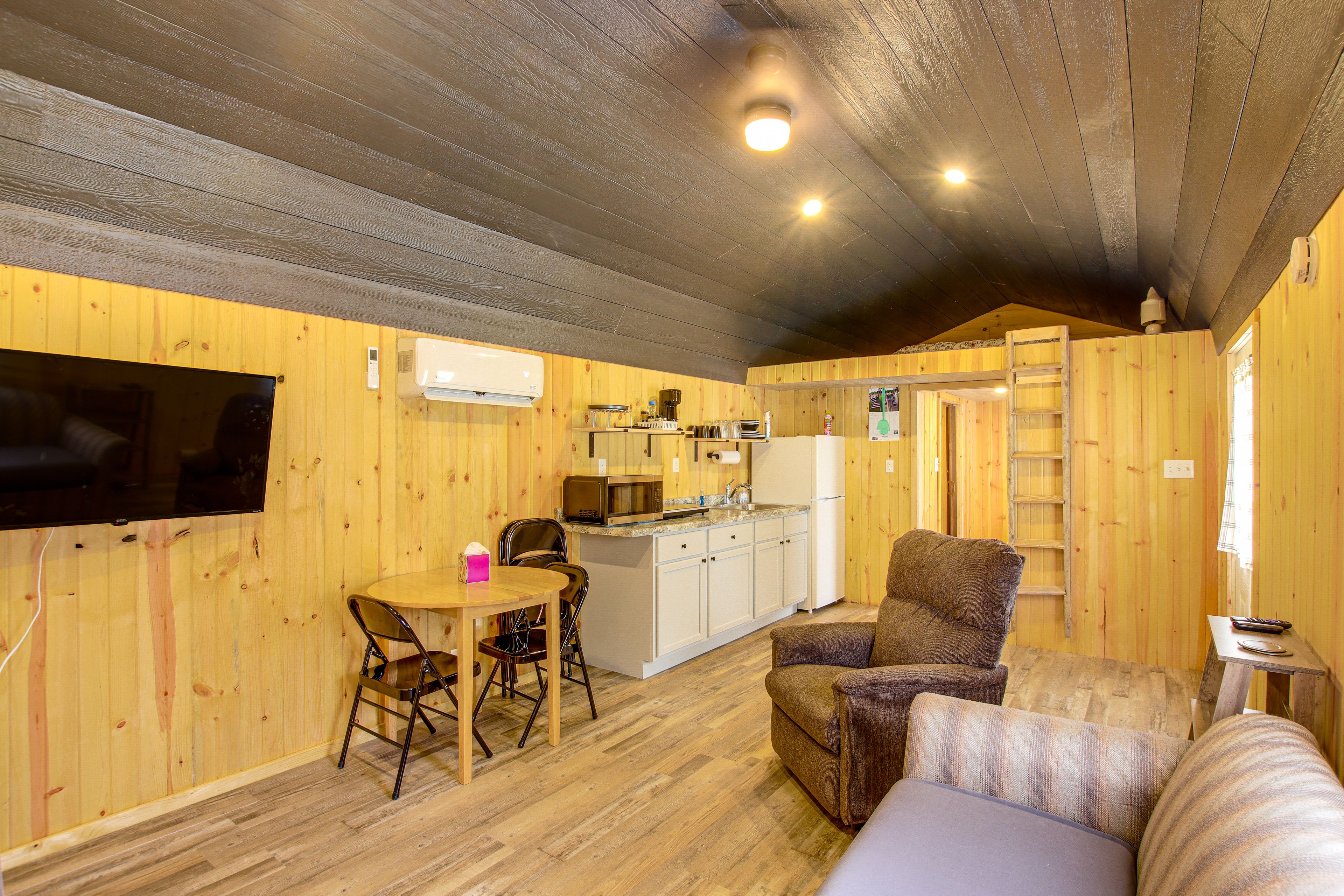 Montezuma Vacation Rental | 1BR | 1BA | 336 Sq Ft | 2 Steps Required